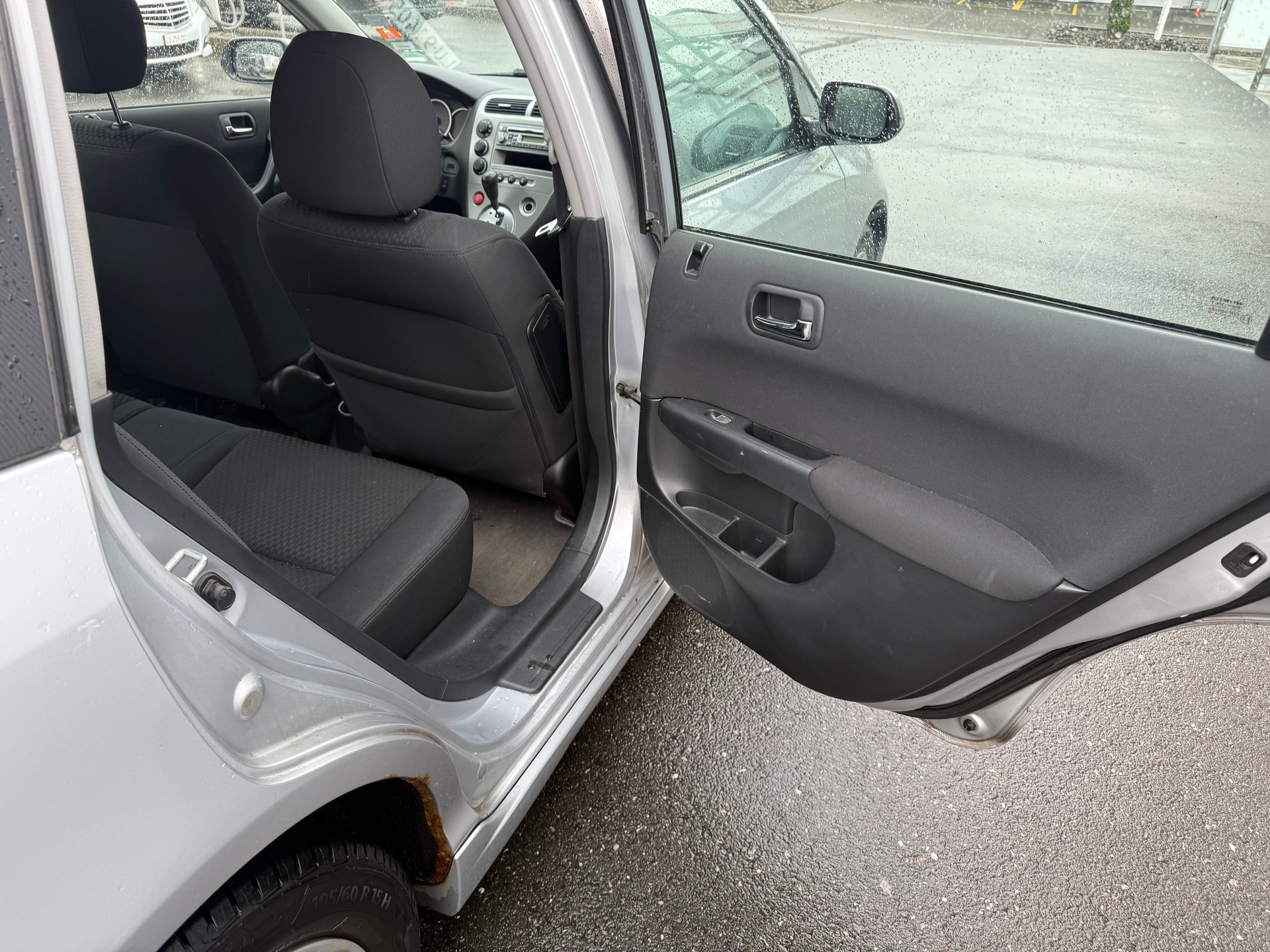 HONDA Civic 1.6i ES-image-6