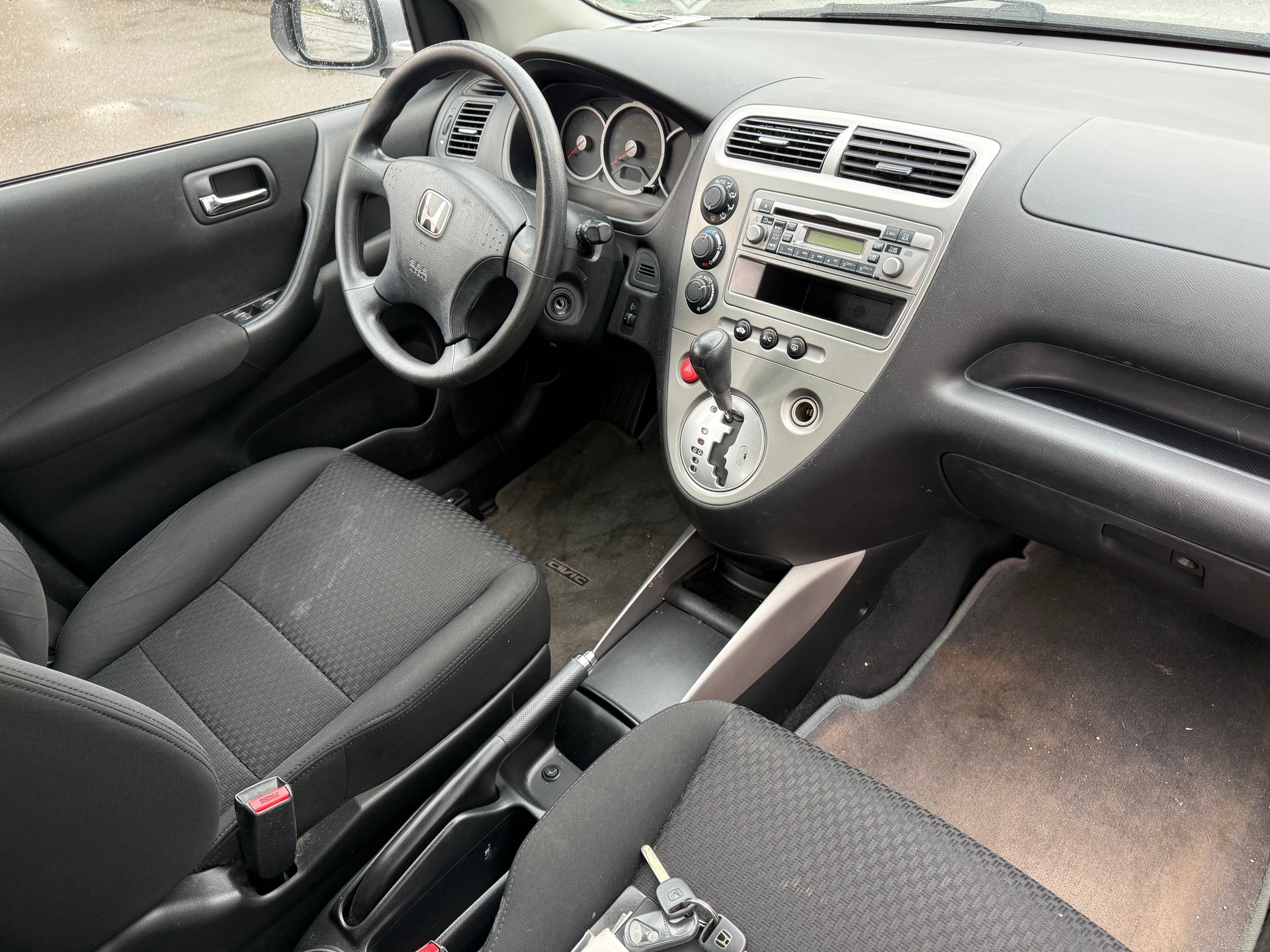 HONDA Civic 1.6i ES-image-11