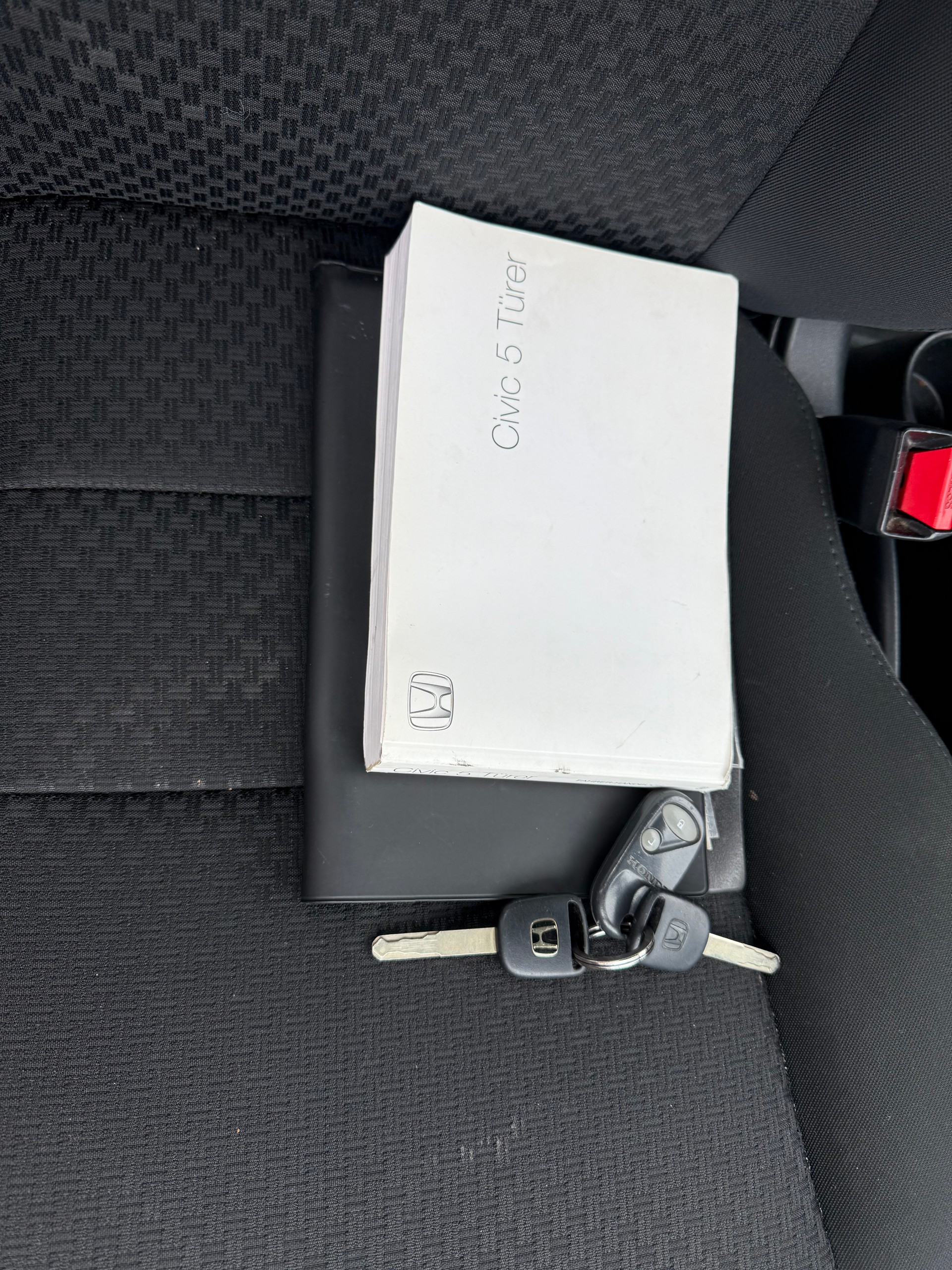 HONDA Civic 1.6i ES-image-7