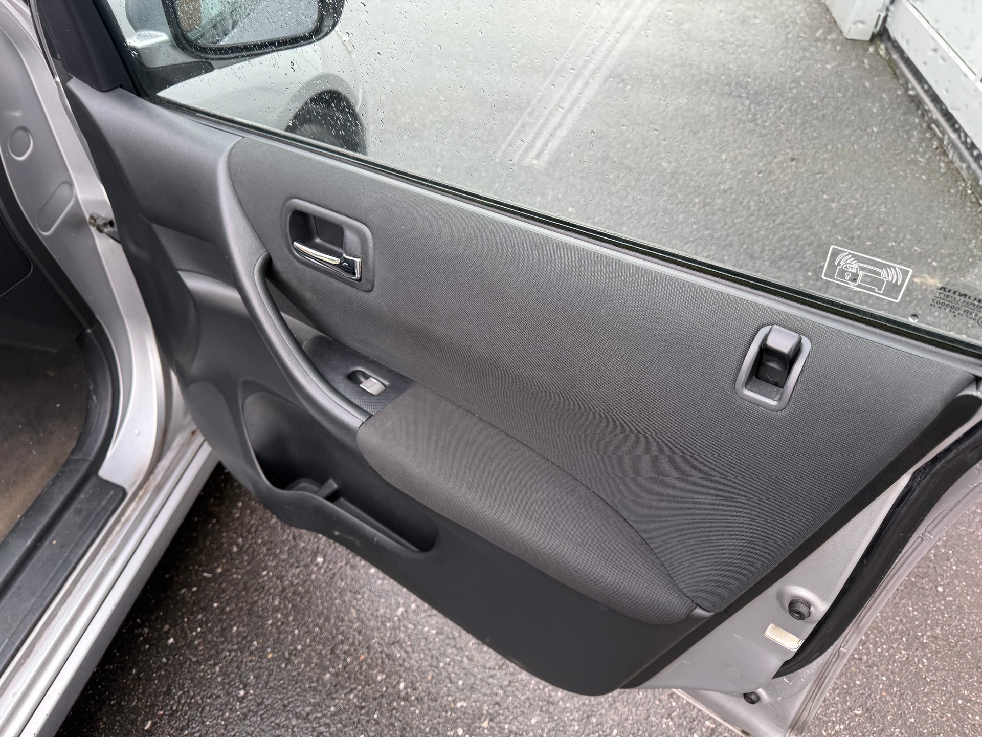 HONDA Civic 1.6i ES-image-9
