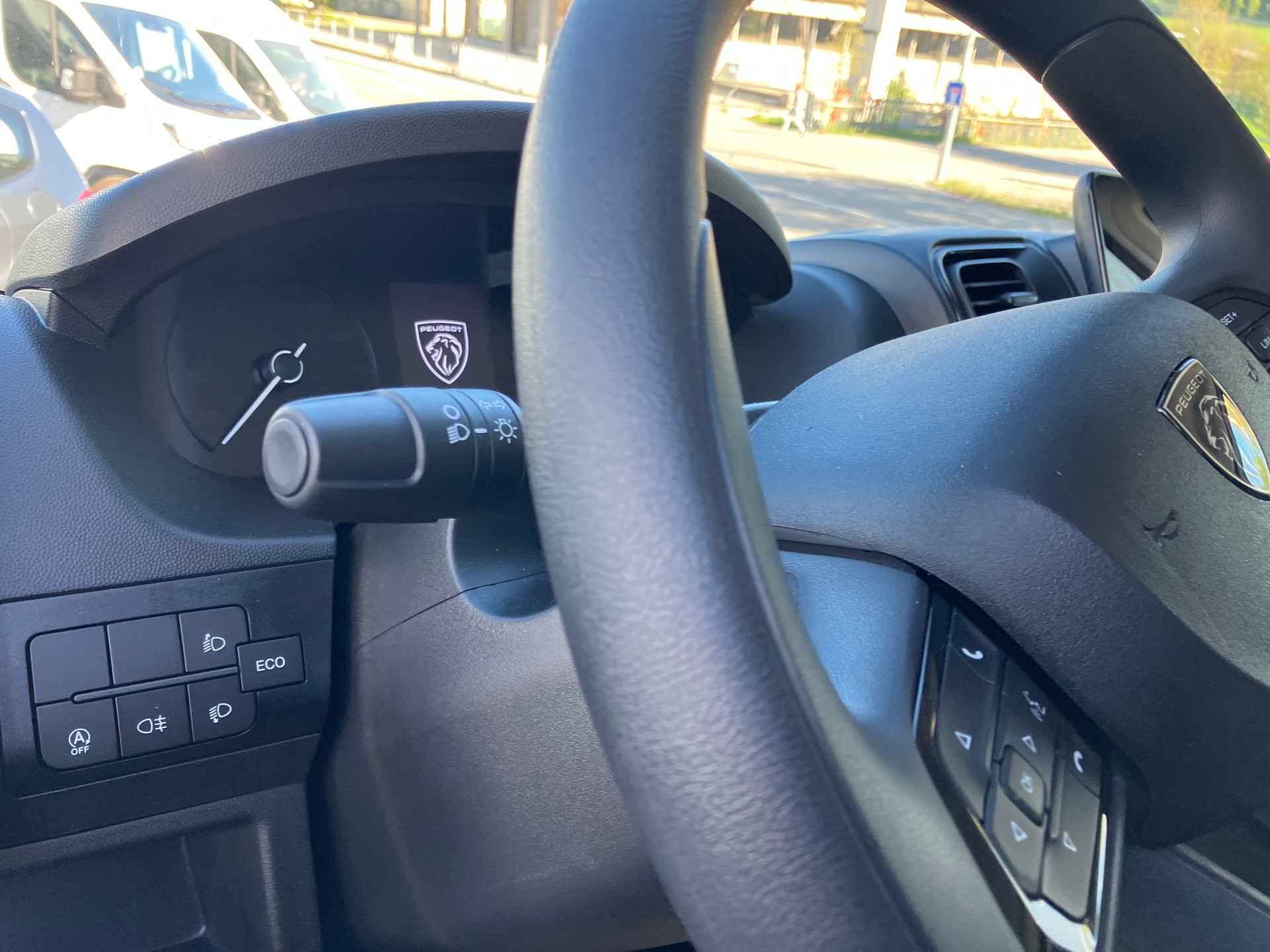 PEUGEOT Boxer 2.2 HDI 435 L4H3-image-9