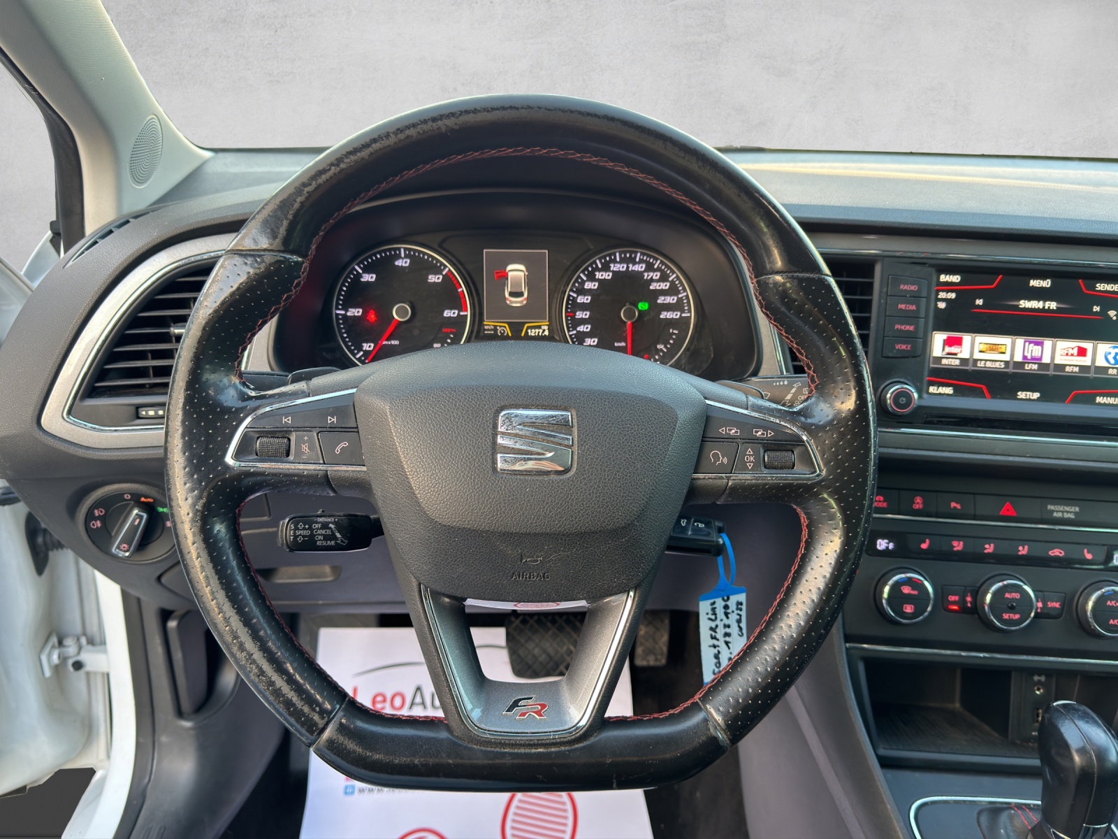 SEAT Leon ST 2.0 TDI FR DSG-image-9