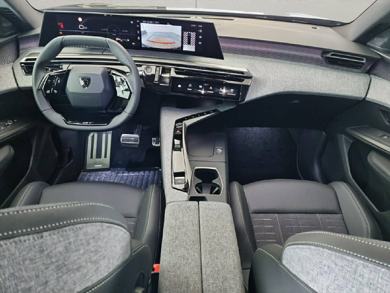PEUGEOT 3008 1.2 Hybrid GT 145PS-image-4