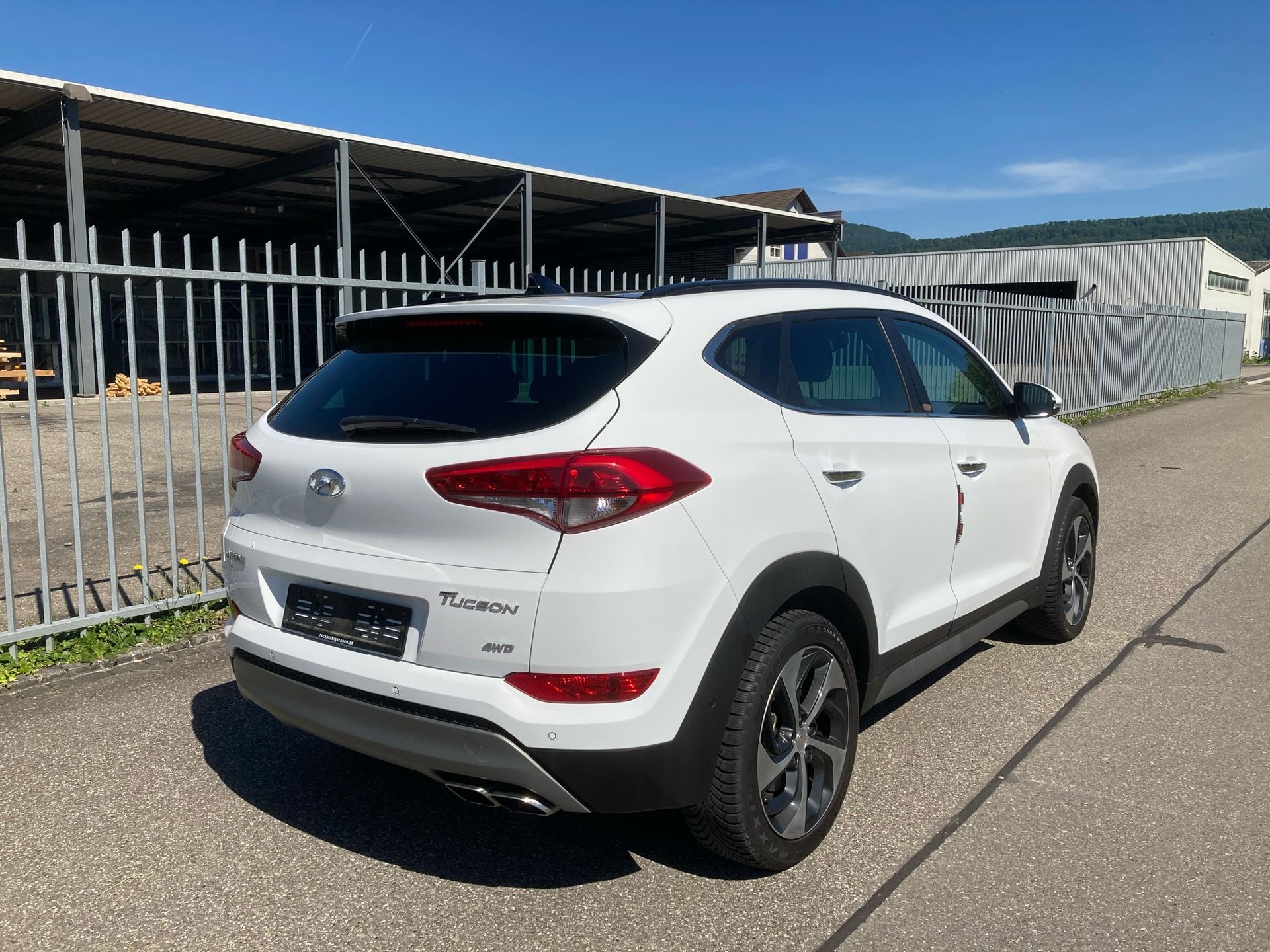 HYUNDAI Tucson 2.0 CRDI Vertex 4WD Automatic-image-4