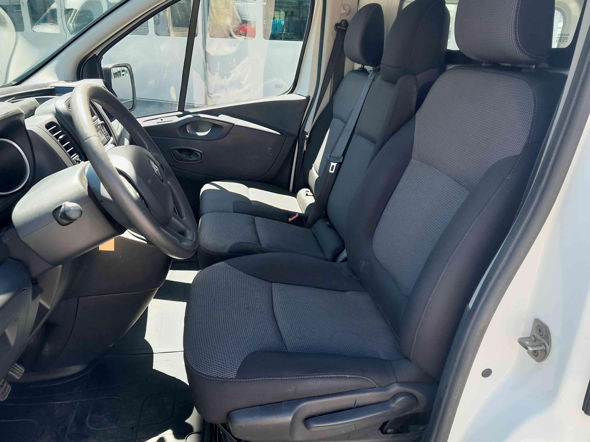 RENAULT Trafic Kaw. 2.9 t L1 H1 2.5 dCi 146 DPF-image-9