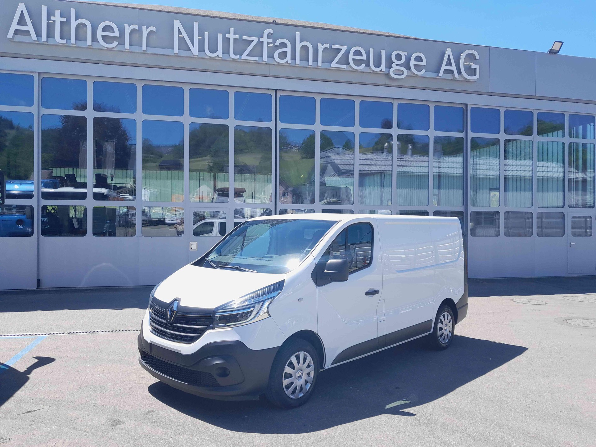 RENAULT Trafic Kaw. 2.9 t L1 H1 2.5 dCi 146 DPF