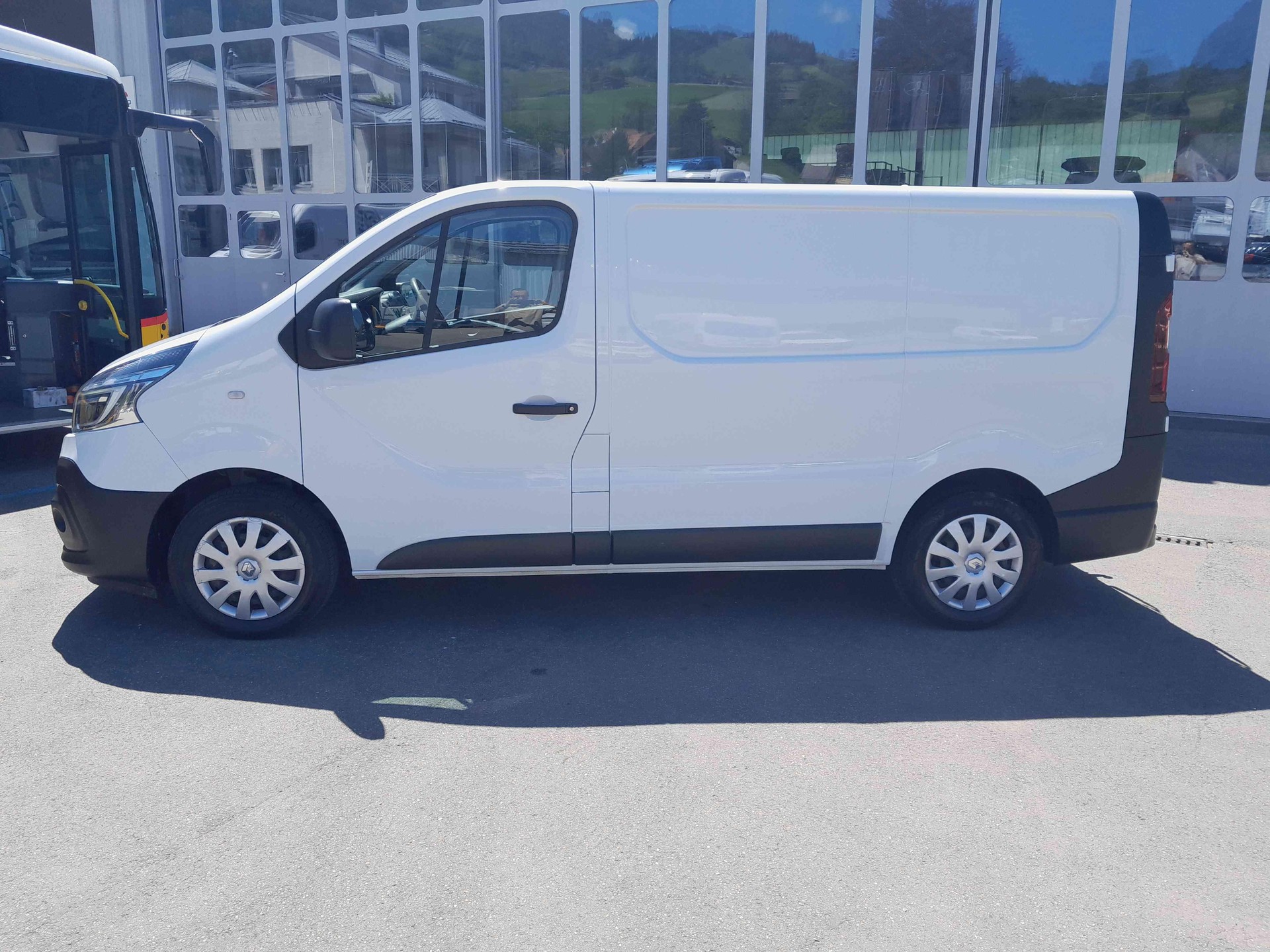 RENAULT Trafic Kaw. 2.9 t L1 H1 2.5 dCi 146 DPF-showroom-element-1