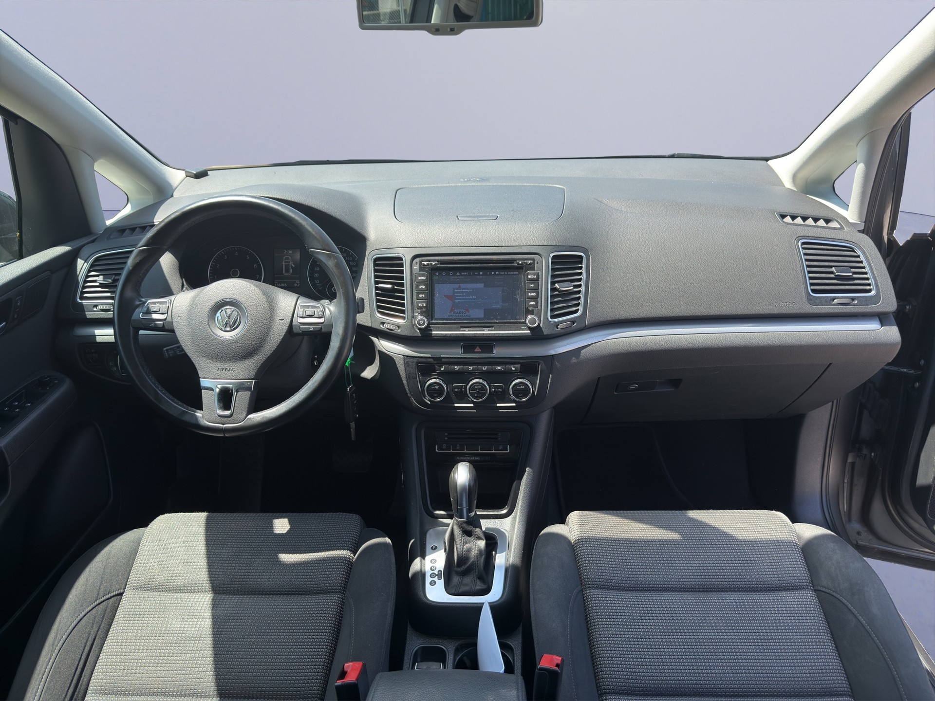 VW Sharan 1.4 TSI BlueMotion Technology Design DSG-image-12