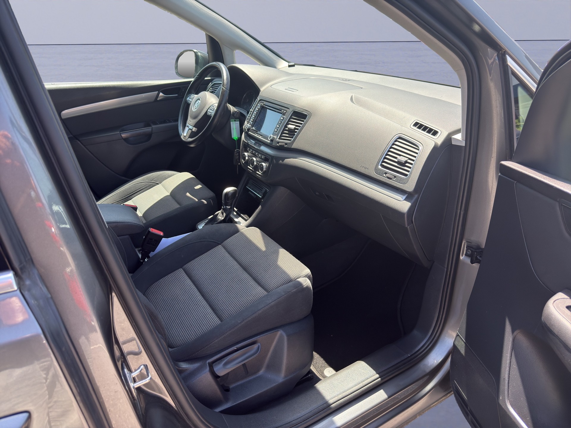 VW Sharan 1.4 TSI BlueMotion Technology Design DSG-image-8