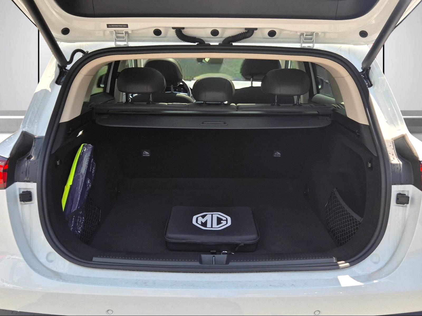 MG S6 EV 77 kWh Luxury 4WD-image-13