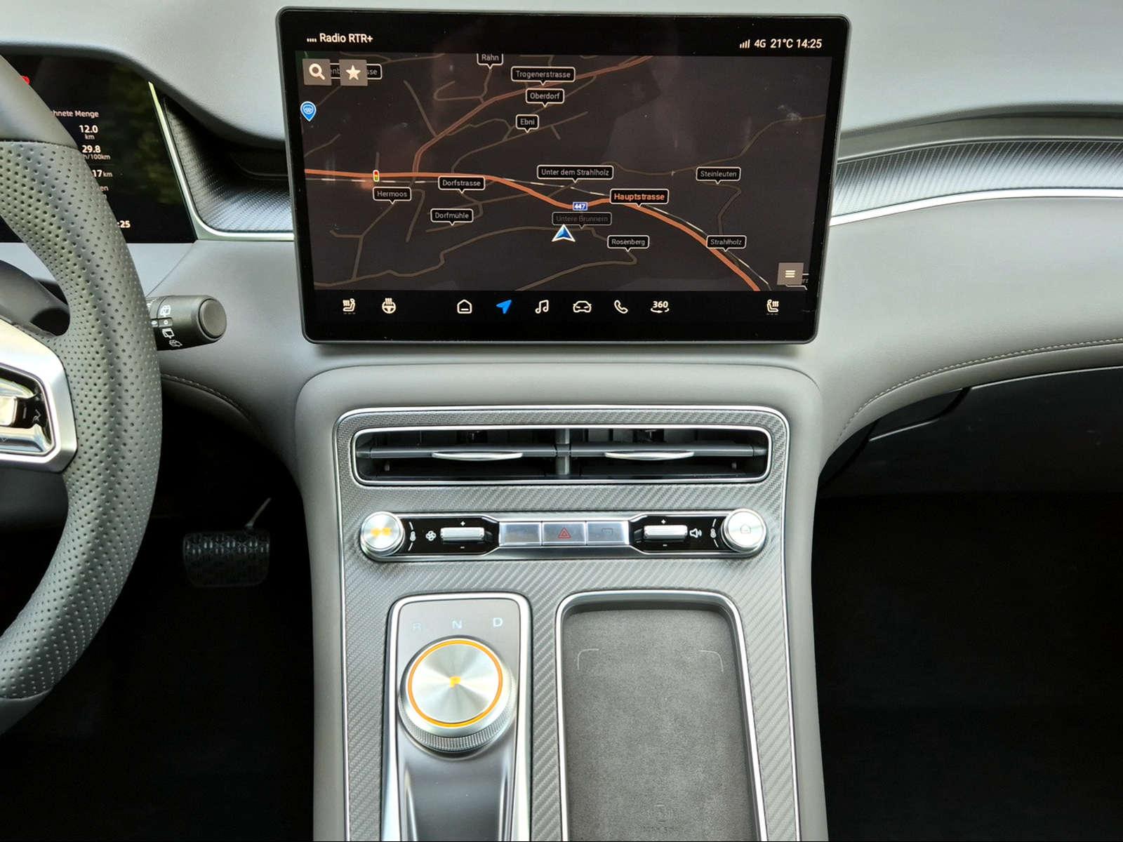 MG S6 EV 77 kWh Luxury 4WD-image-11