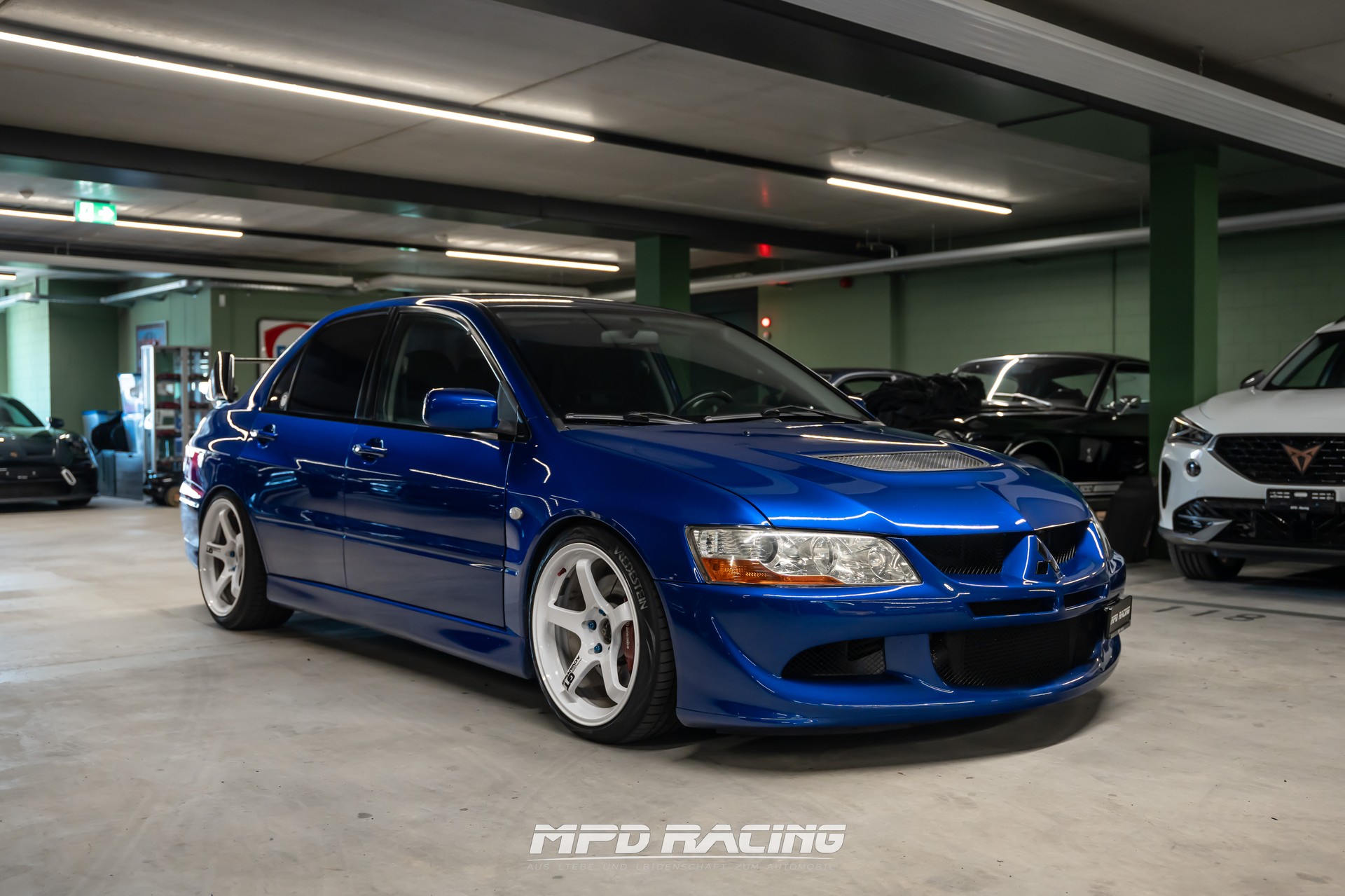 MITSUBISHI Lancer Evo VIII Intense (Sport)-showroom-element-2
