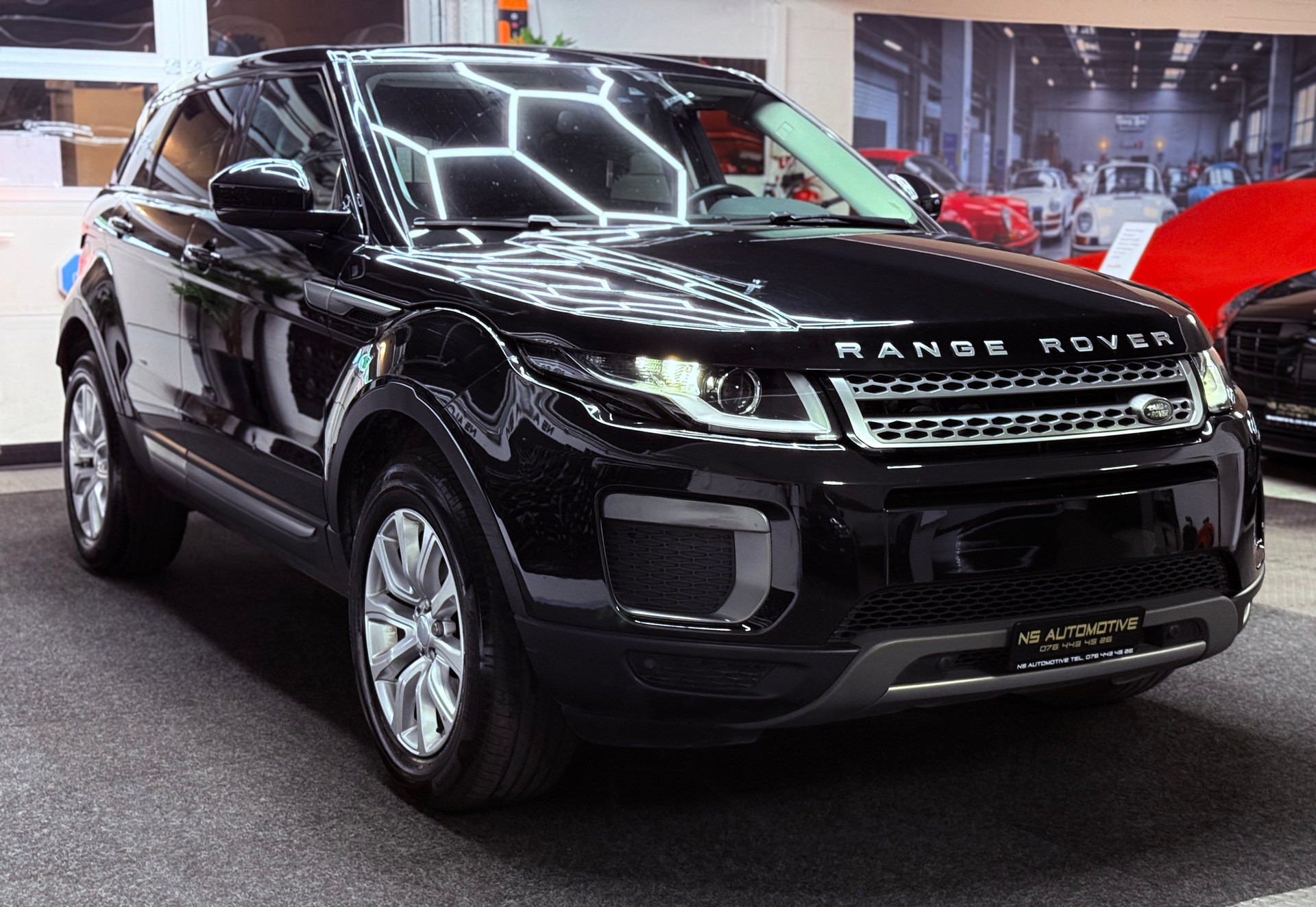 LAND ROVER Range Rover Evoque 2.0 TD4 SE AT9-showroom-element-2