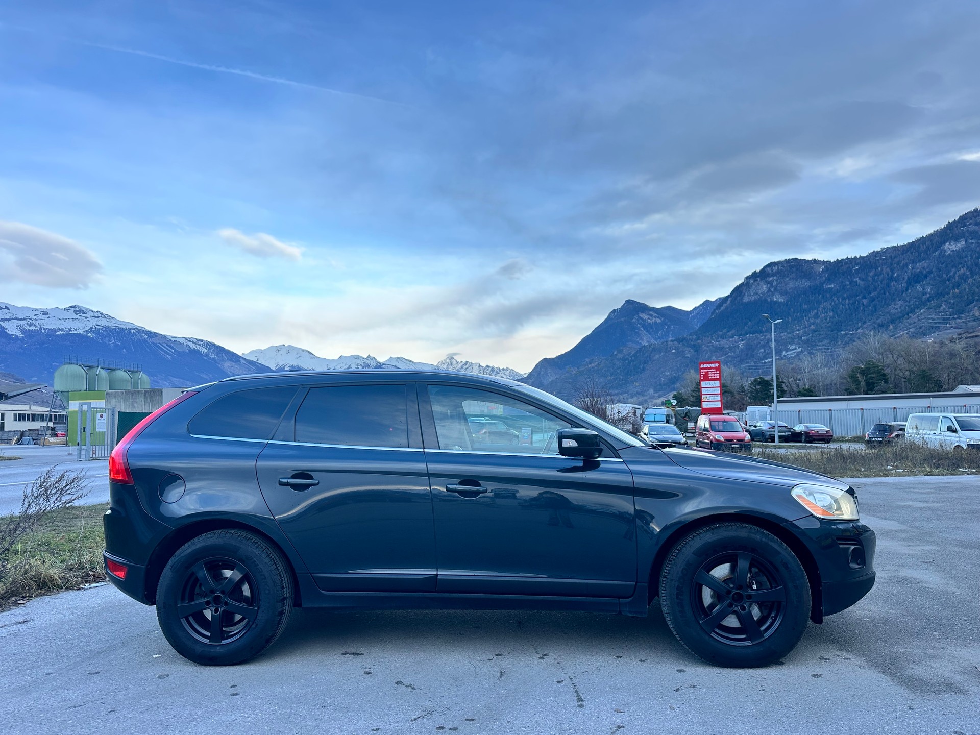 VOLVO XC60 D5 AWD Momentum Geartronic-image-6