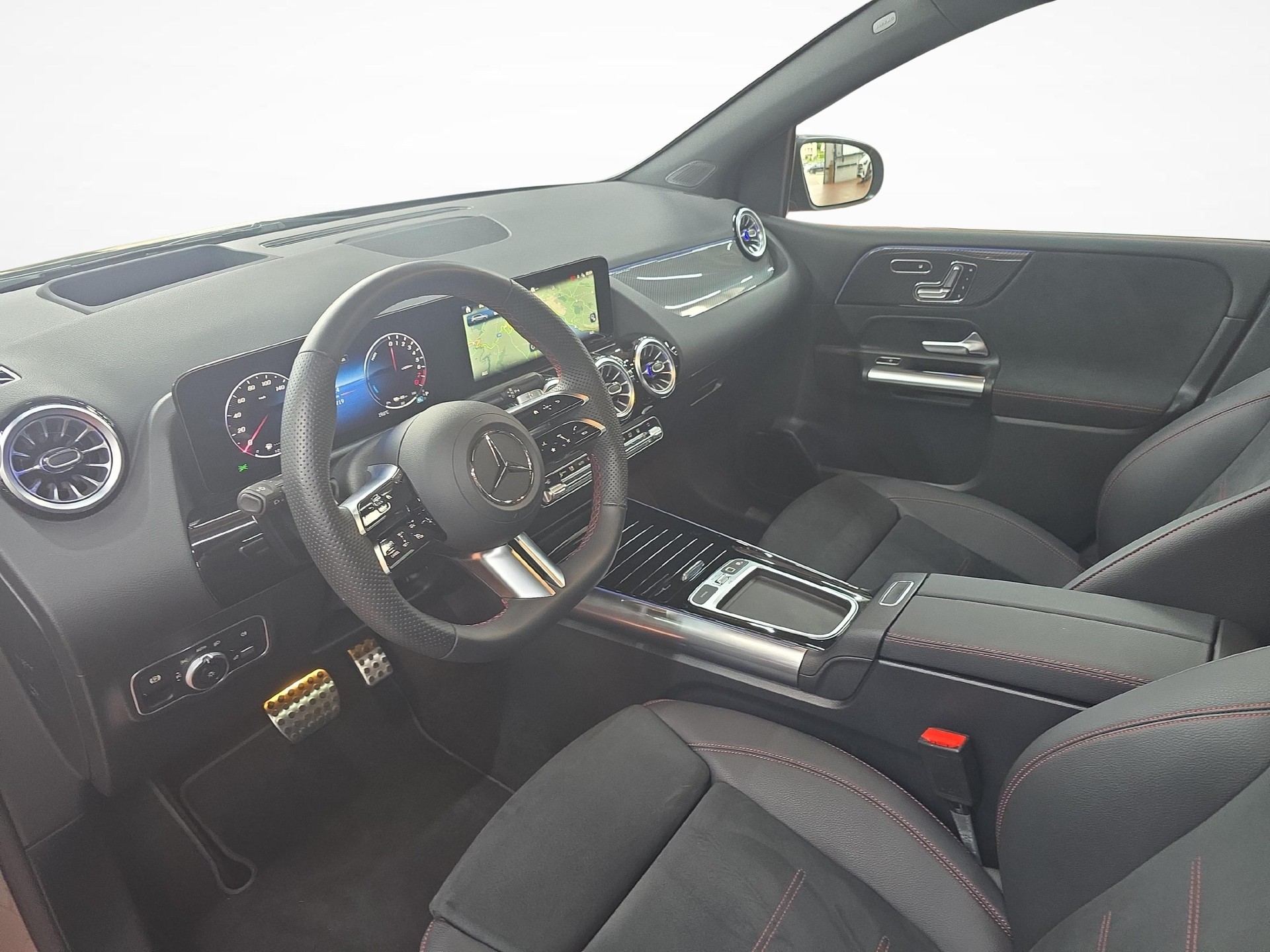 MERCEDES-BENZ B 250 e EQ Star AMG Line-image-4