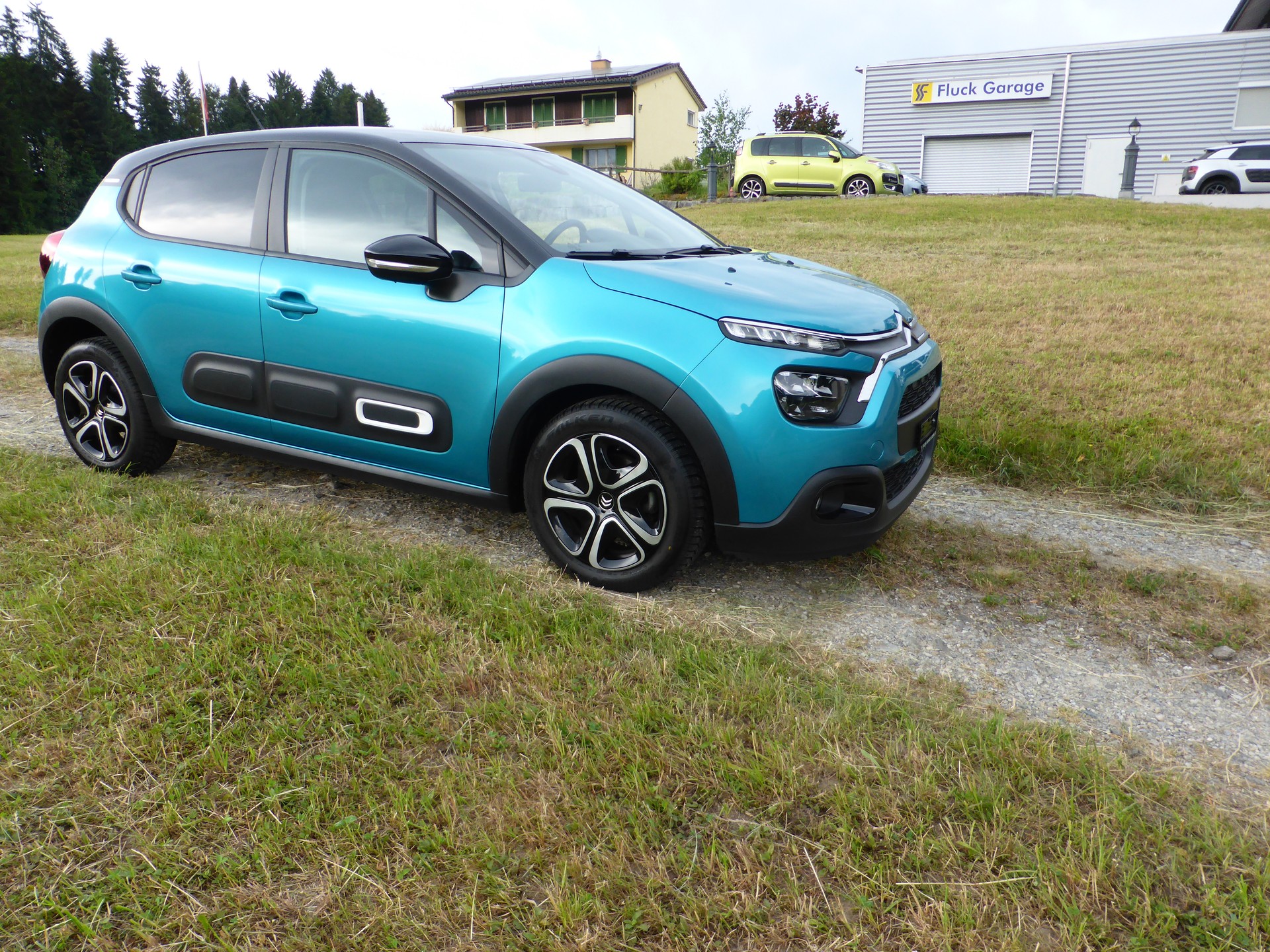 CITROEN C3 1.2i PureTech Swiss Edition-image-4