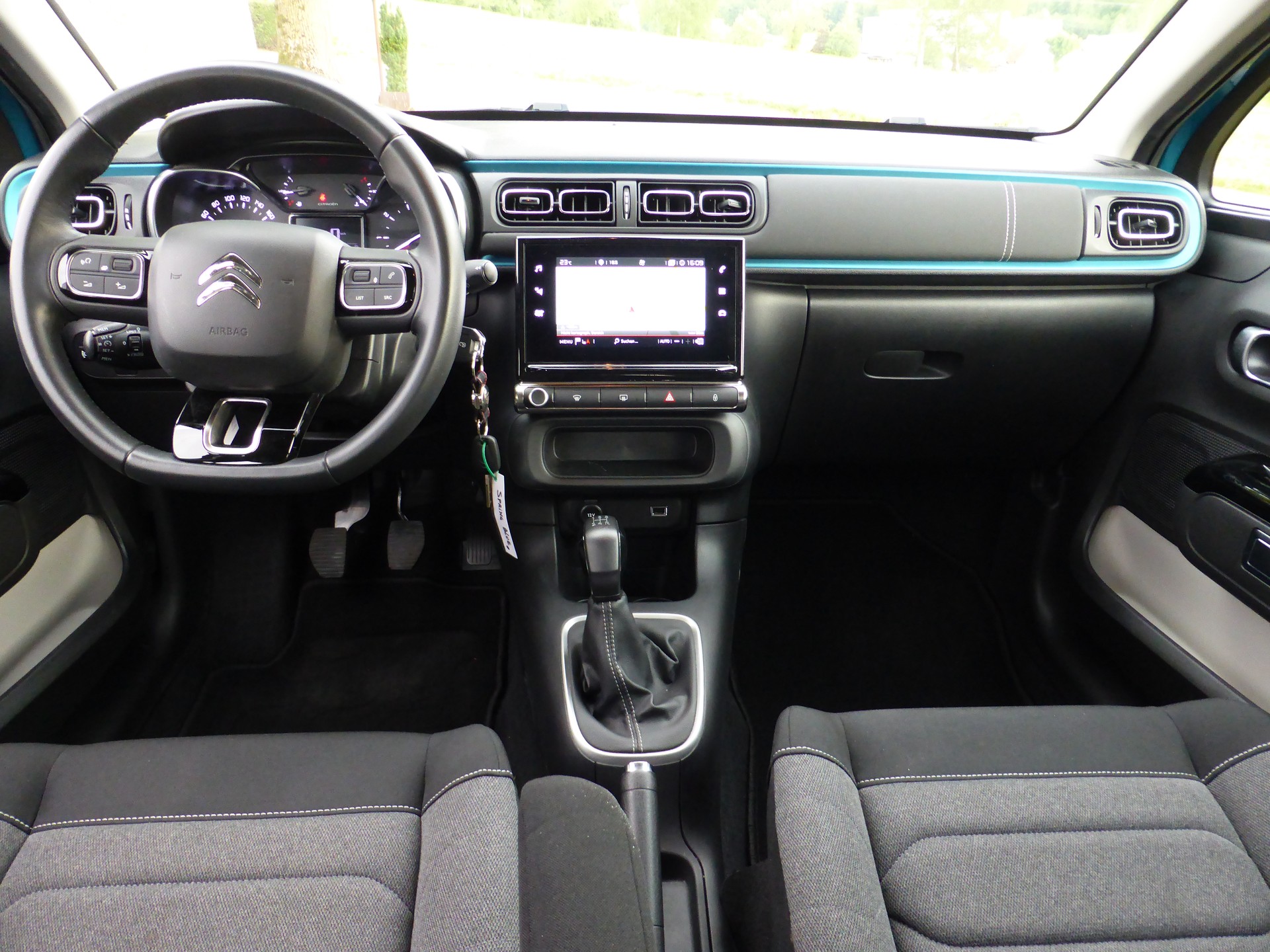 CITROEN C3 1.2i PureTech Swiss Edition-image-8