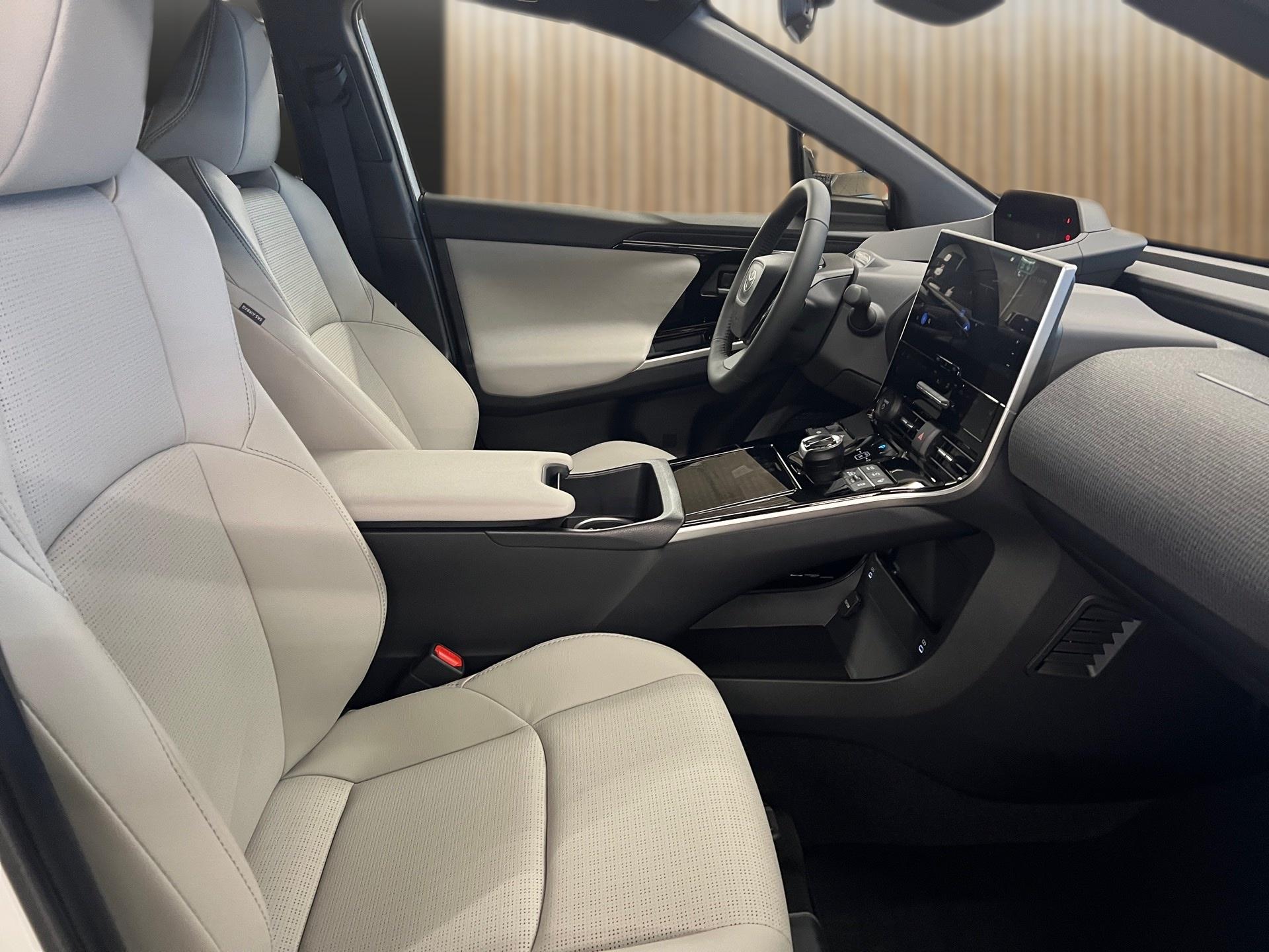 TOYOTA bZ4X Premium 71,4 kWh 4WD-image-13