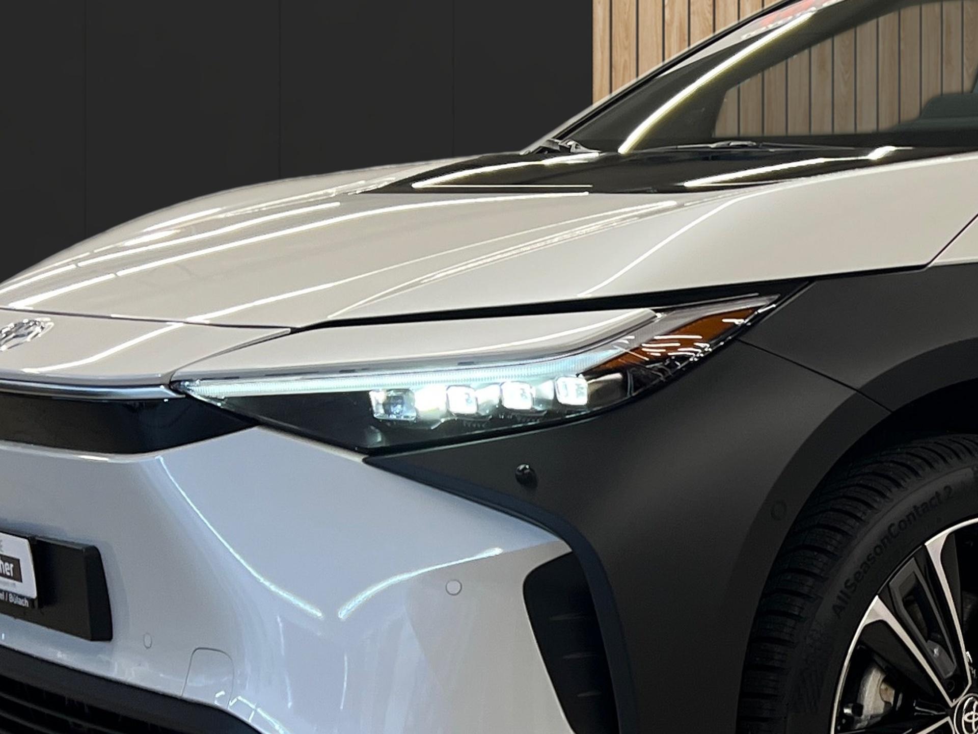 TOYOTA bZ4X Premium 71,4 kWh 4WD-image-8