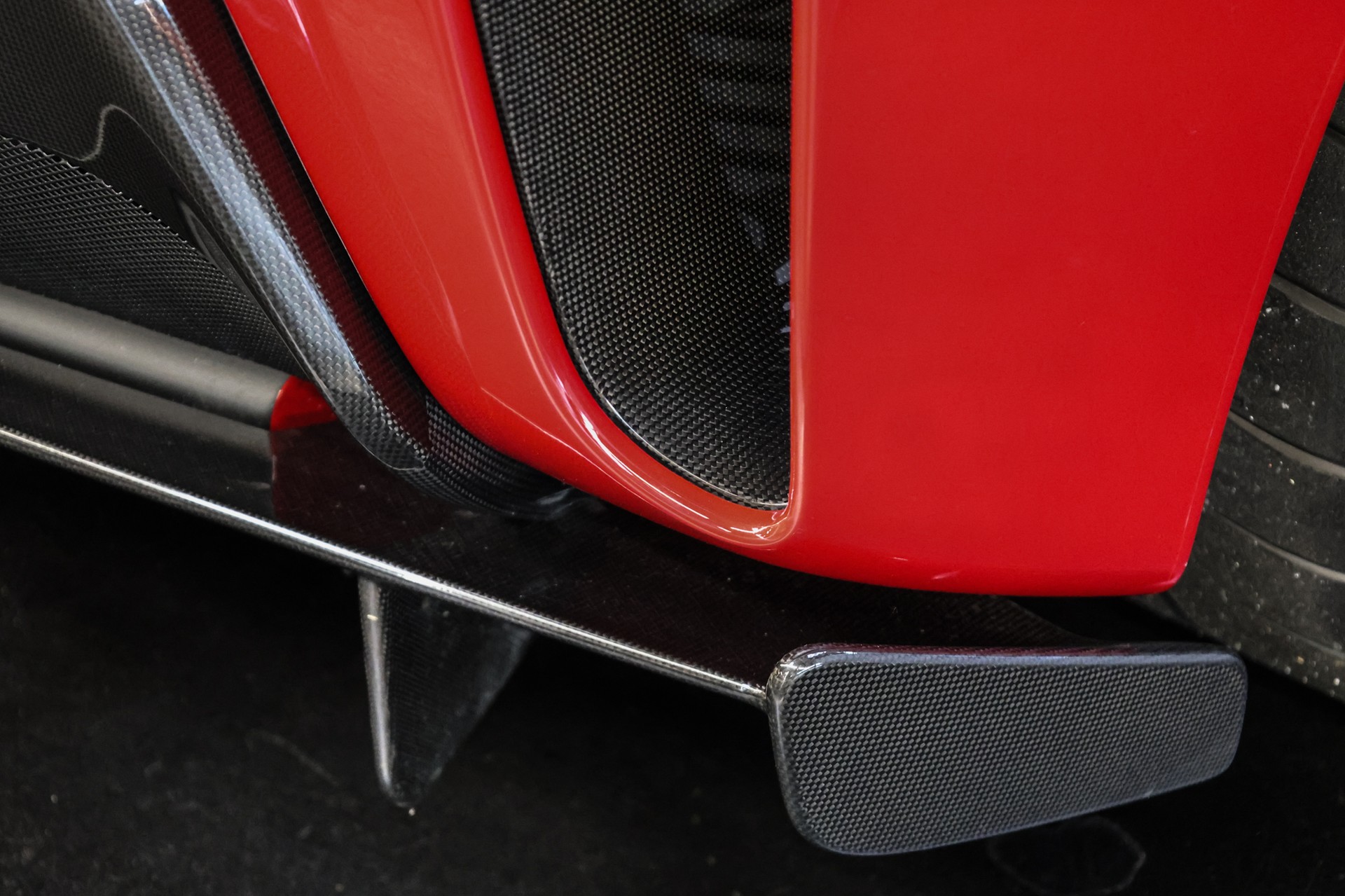 FERRARI 488 Pista Spider-image-15