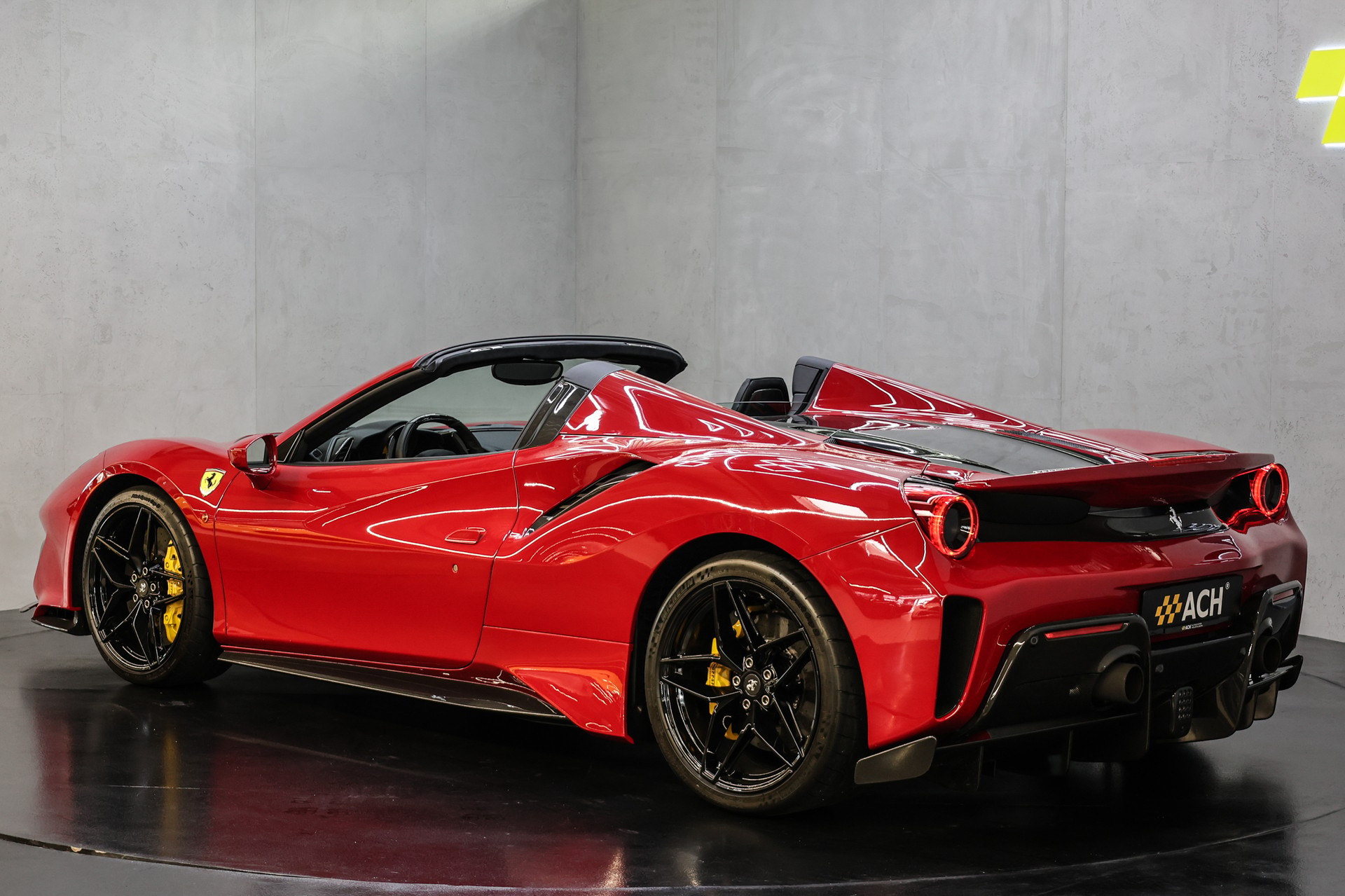 FERRARI 488 Pista Spider-image-4