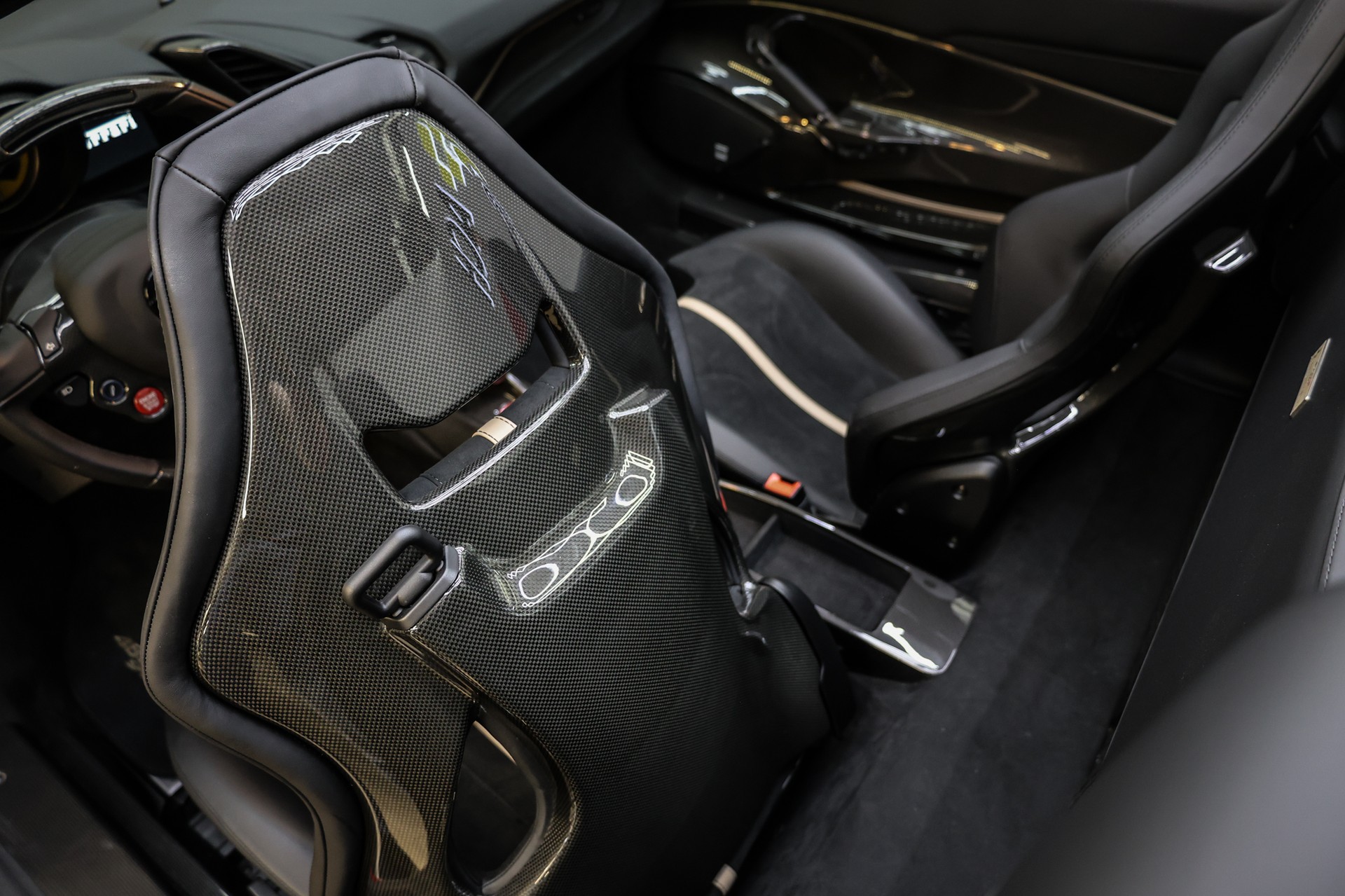 FERRARI 488 Pista Spider-image-43