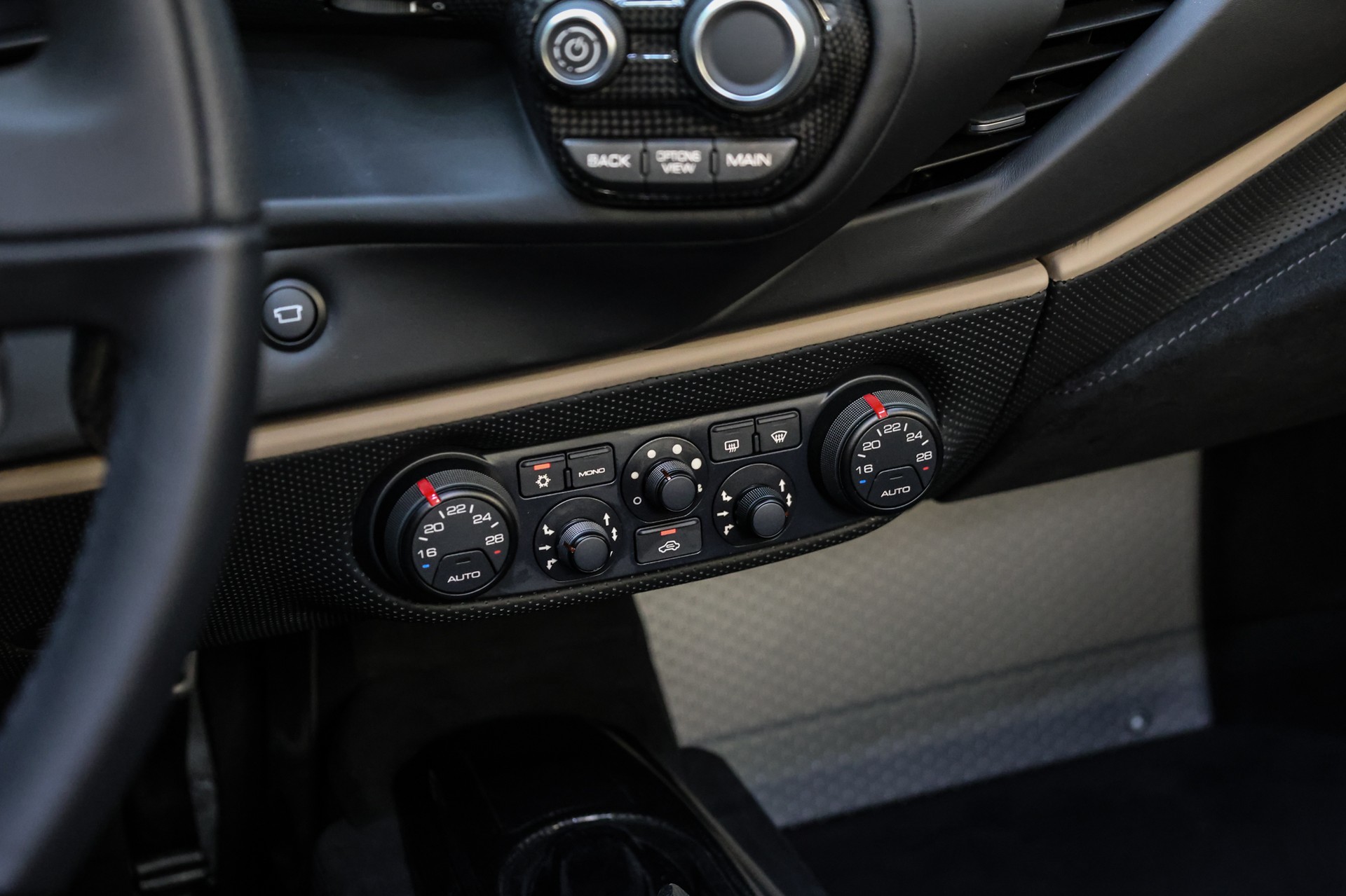 FERRARI 488 Pista Spider-image-44