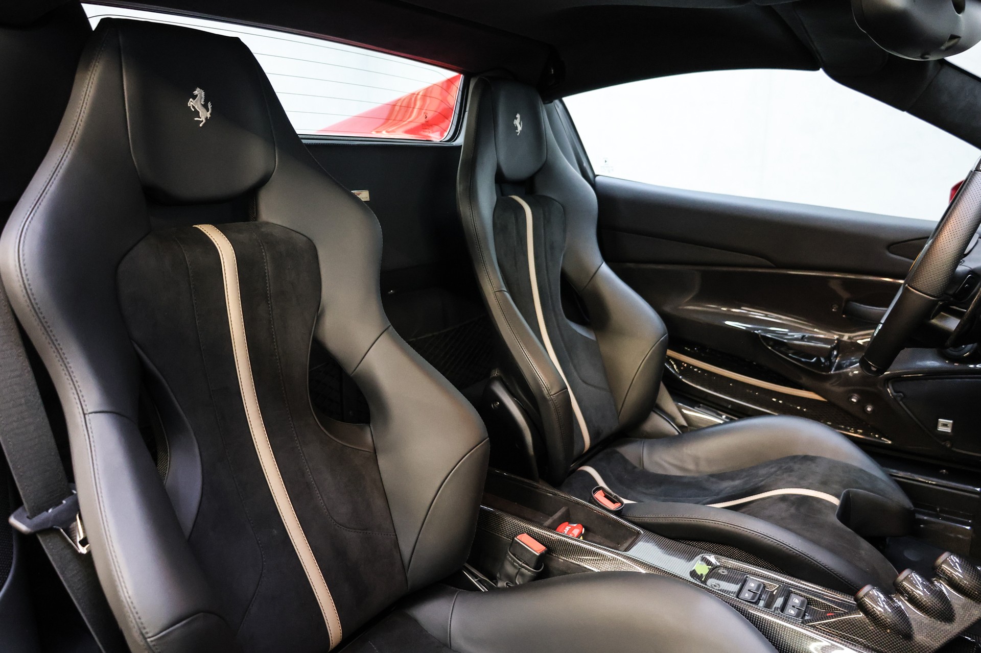 FERRARI 488 Pista Spider-image-46