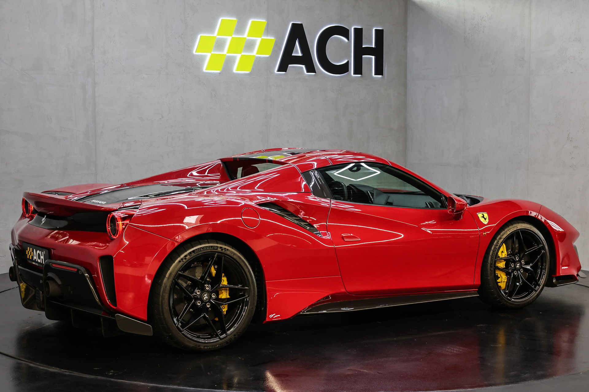 FERRARI 488 Pista Spider-image-22