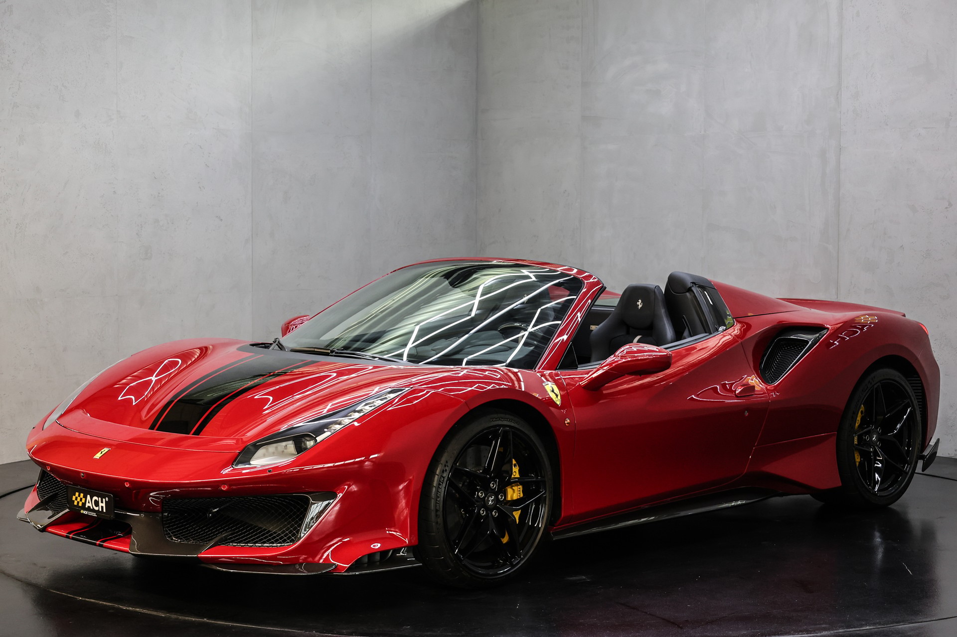 FERRARI 488 Pista Spider-showroom-element-2