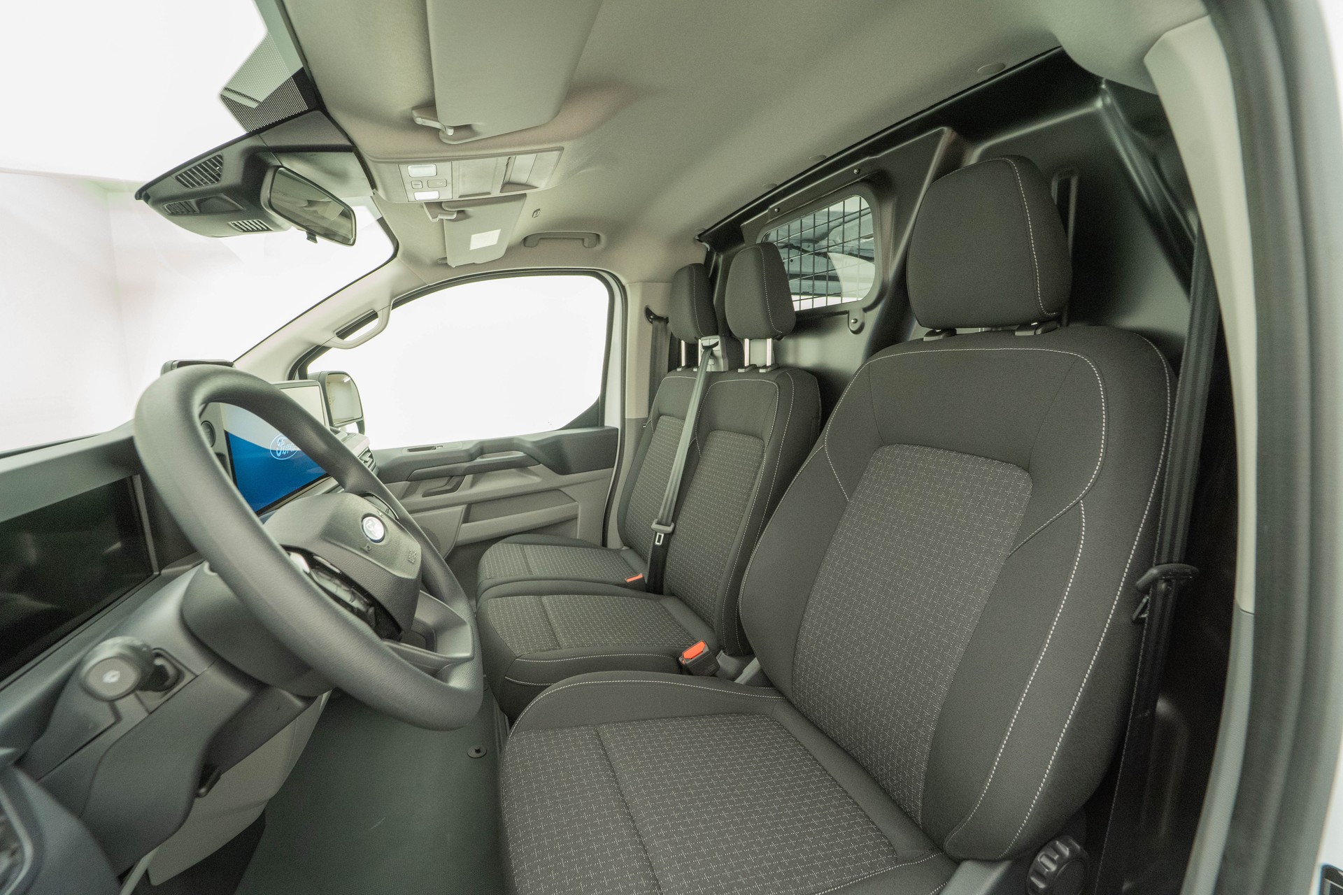 FORD Transit C Van 320 L1 2.0 EcoBlue 136 Trend 4x4-image-9
