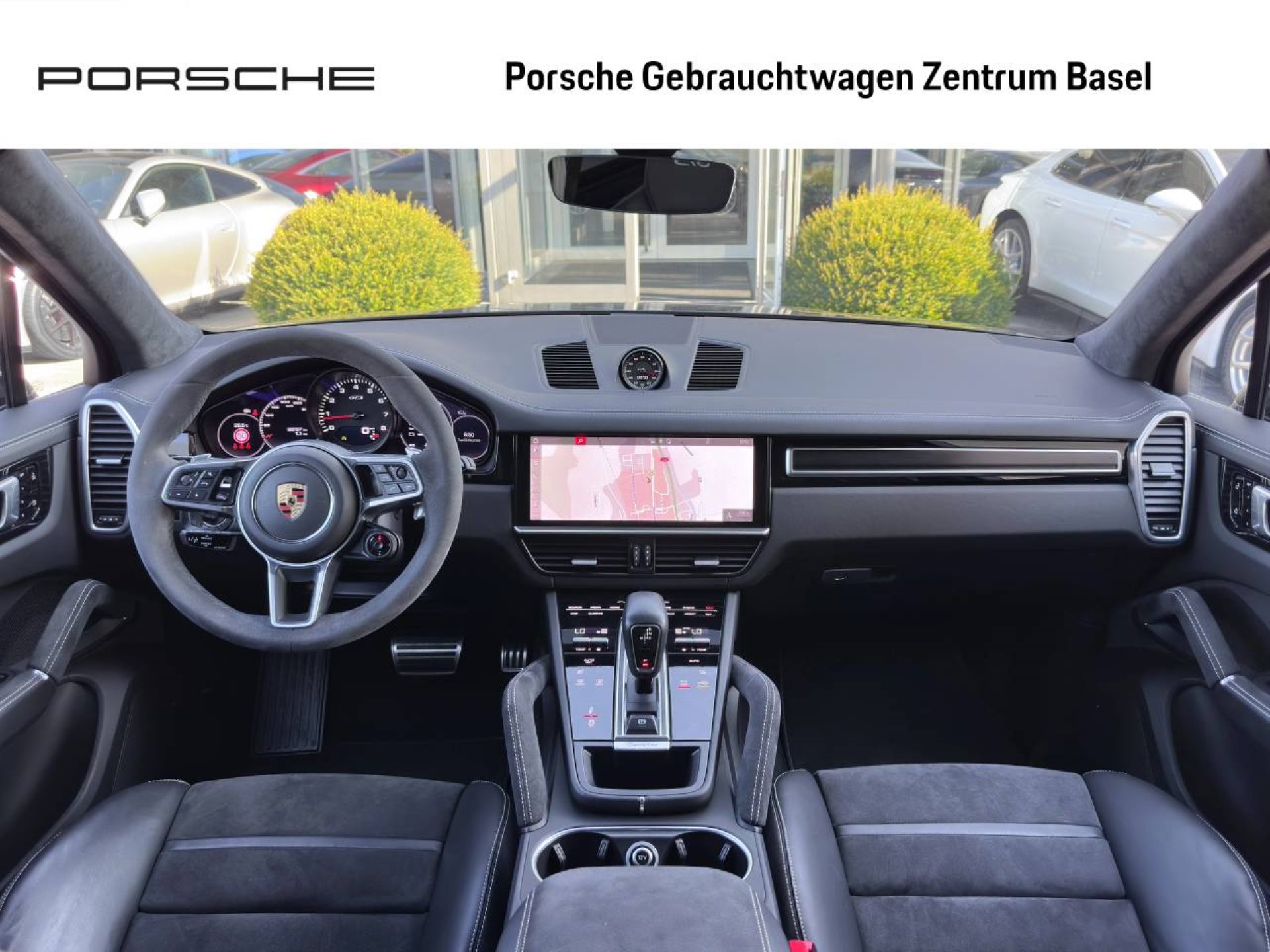 PORSCHE Cayenne GTS-showroom-element-3