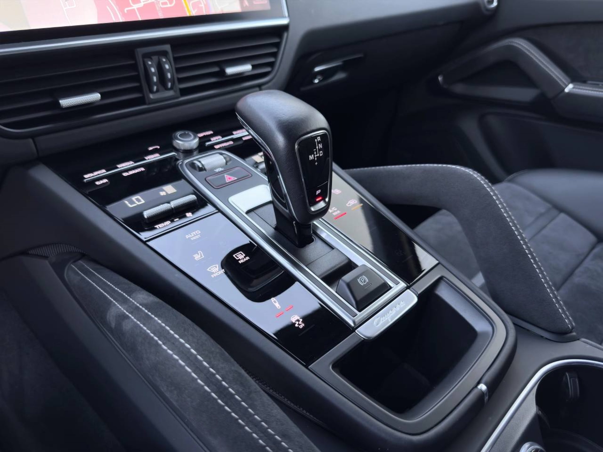 PORSCHE Cayenne GTS-image-30
