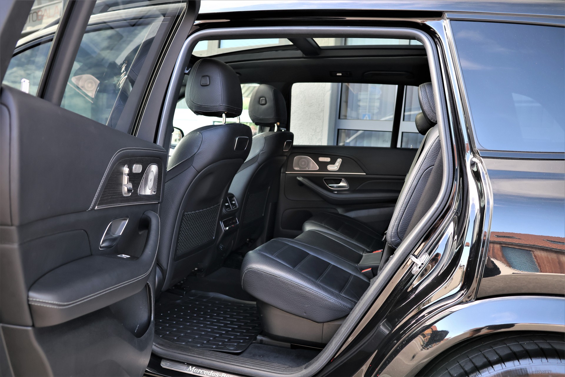MERCEDES-BENZ GLS 400 d 4Matic AMG Line 9G-Tronic (CH) 7 Plätzer+ 3.5T AHK-image-12