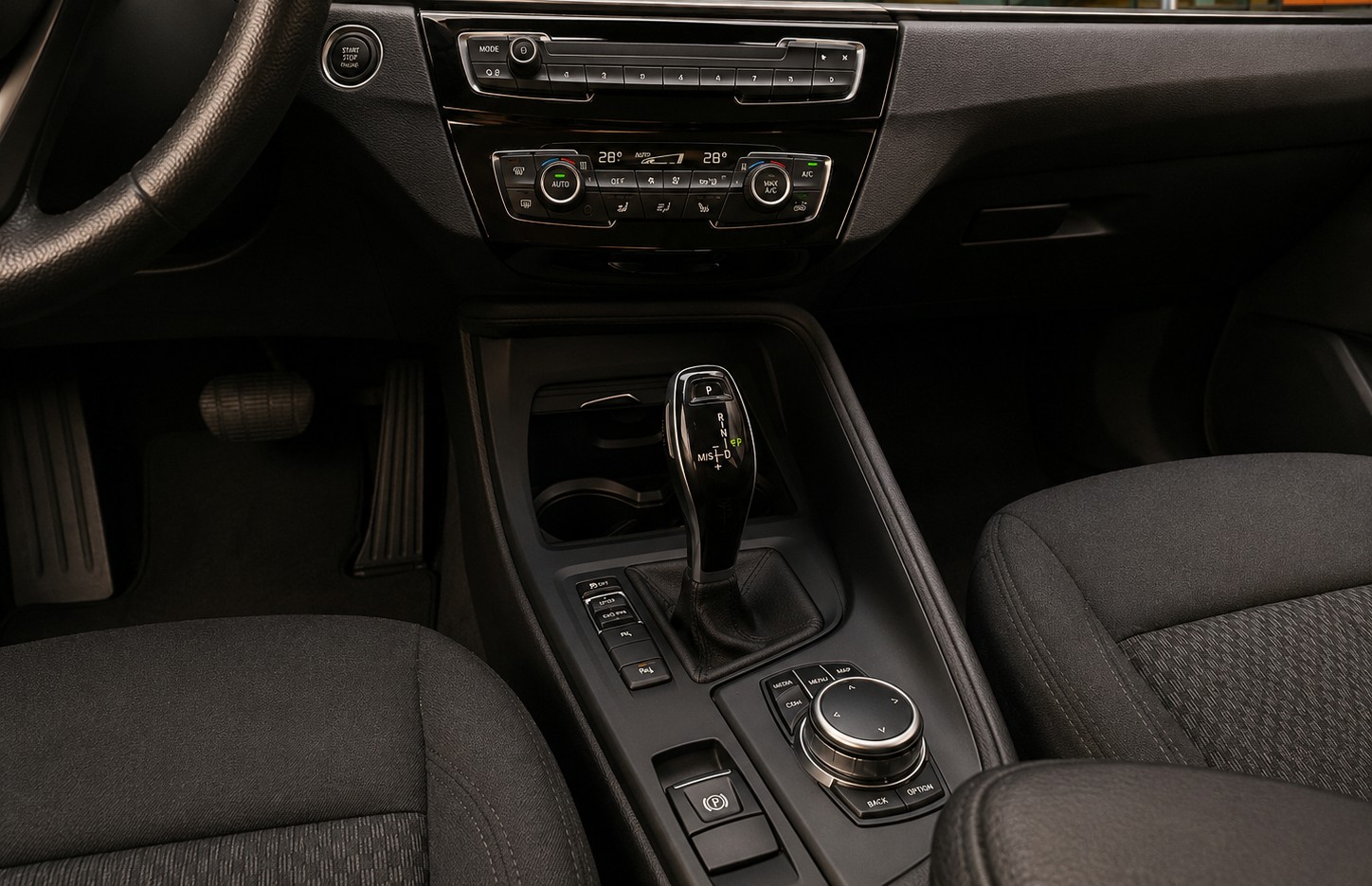 BMW X1 20d xDrive / Top Zustand-image-8