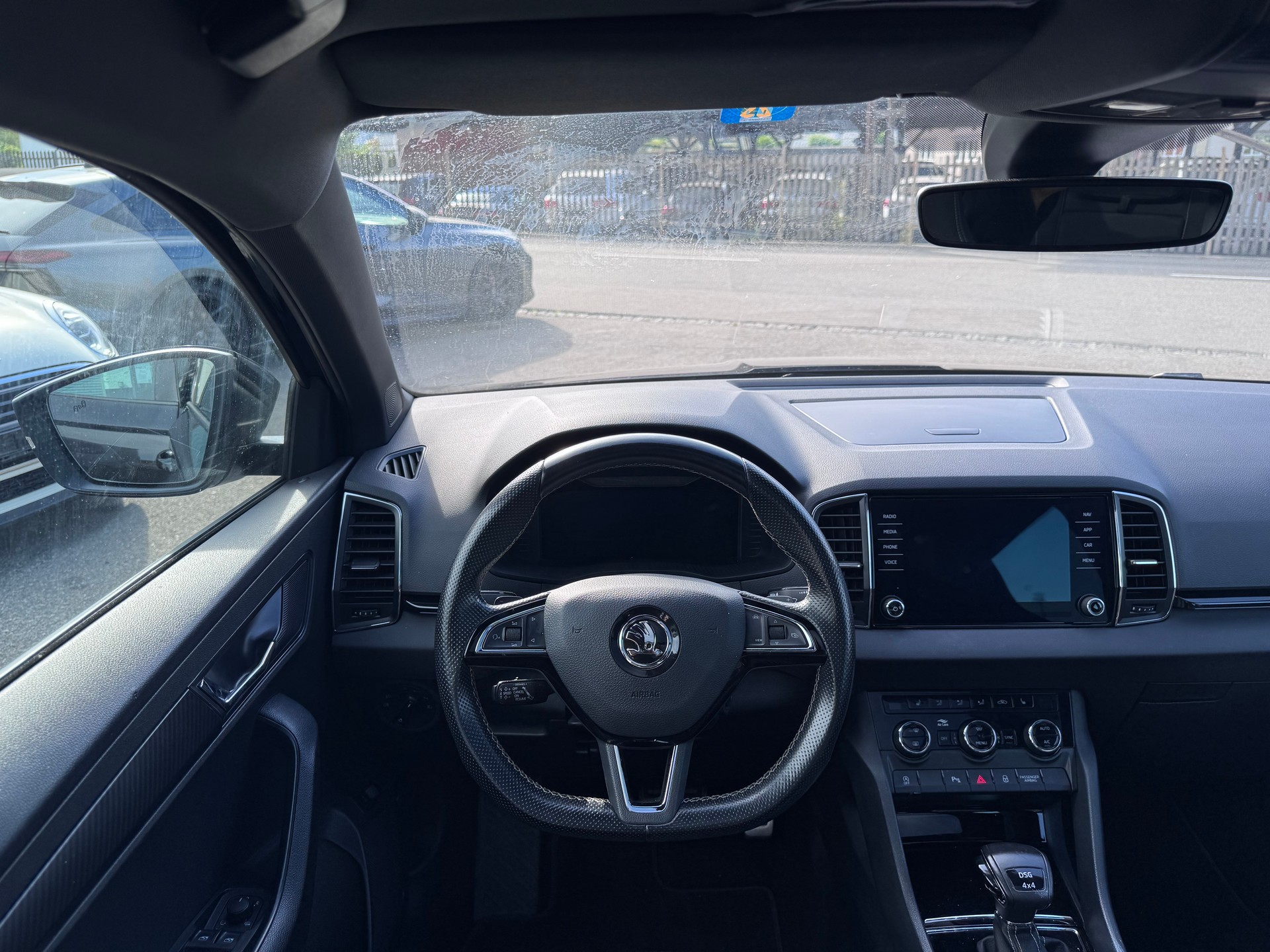 SKODA Karoq 2.0 TSI SportLine 4x4 DSG-image-9