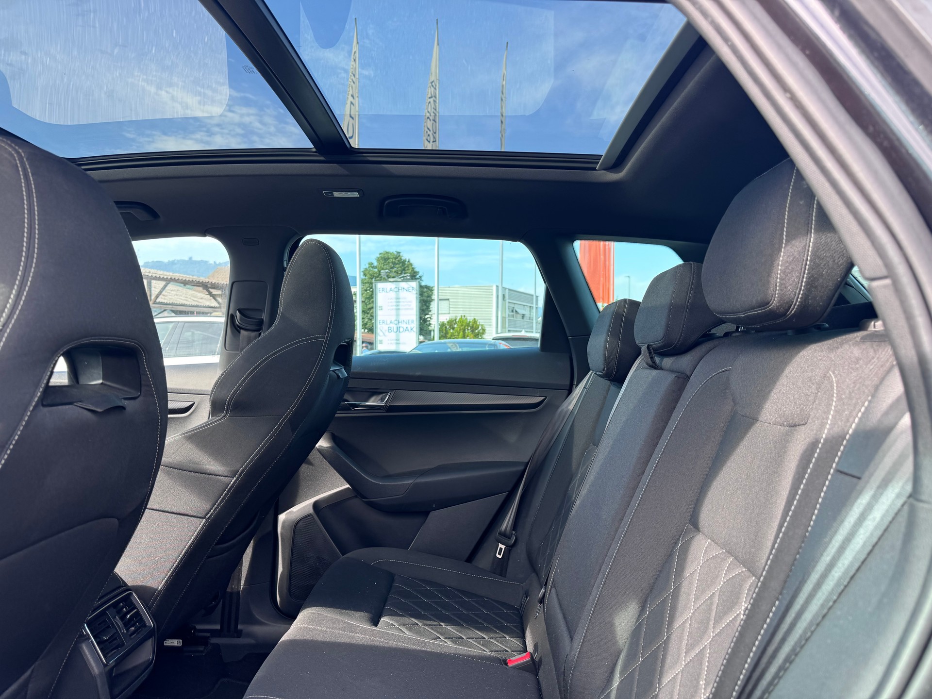 SKODA Karoq 2.0 TSI SportLine 4x4 DSG-image-7