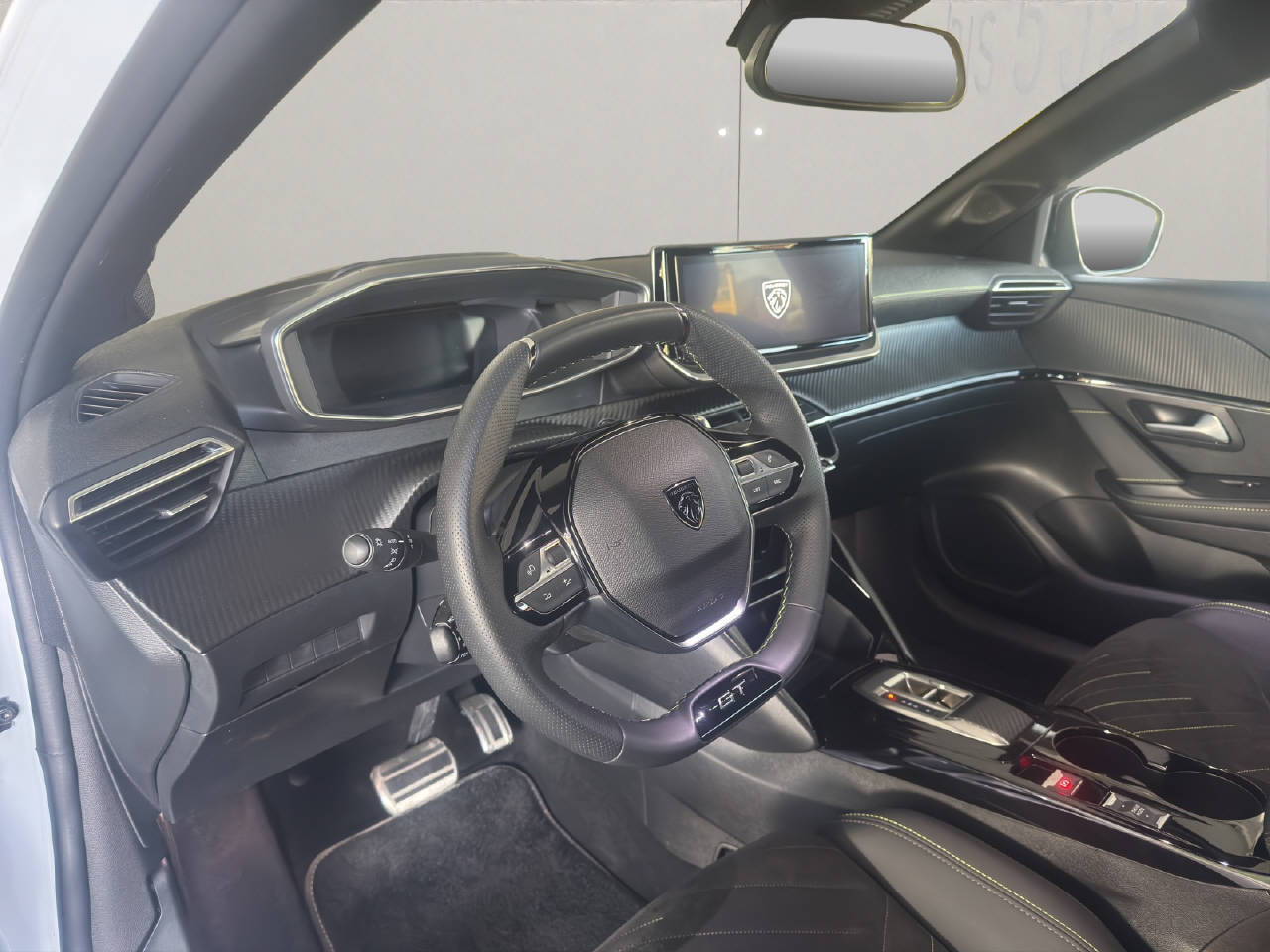 PEUGEOT 208 1.2 Hybrid 145 PS GT-image-4