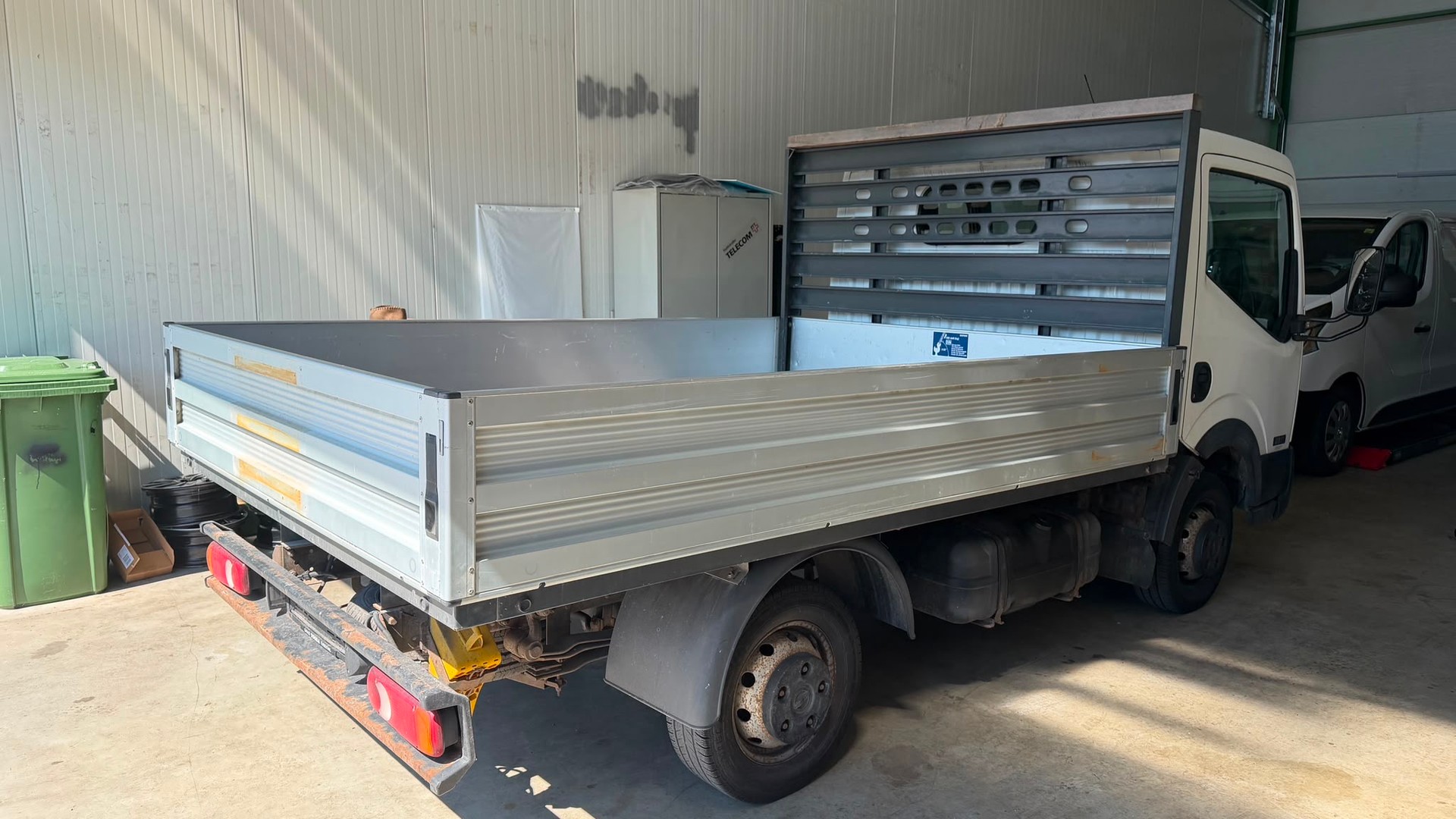 NISSAN Cabstar Premium 28.11-showroom-element-3