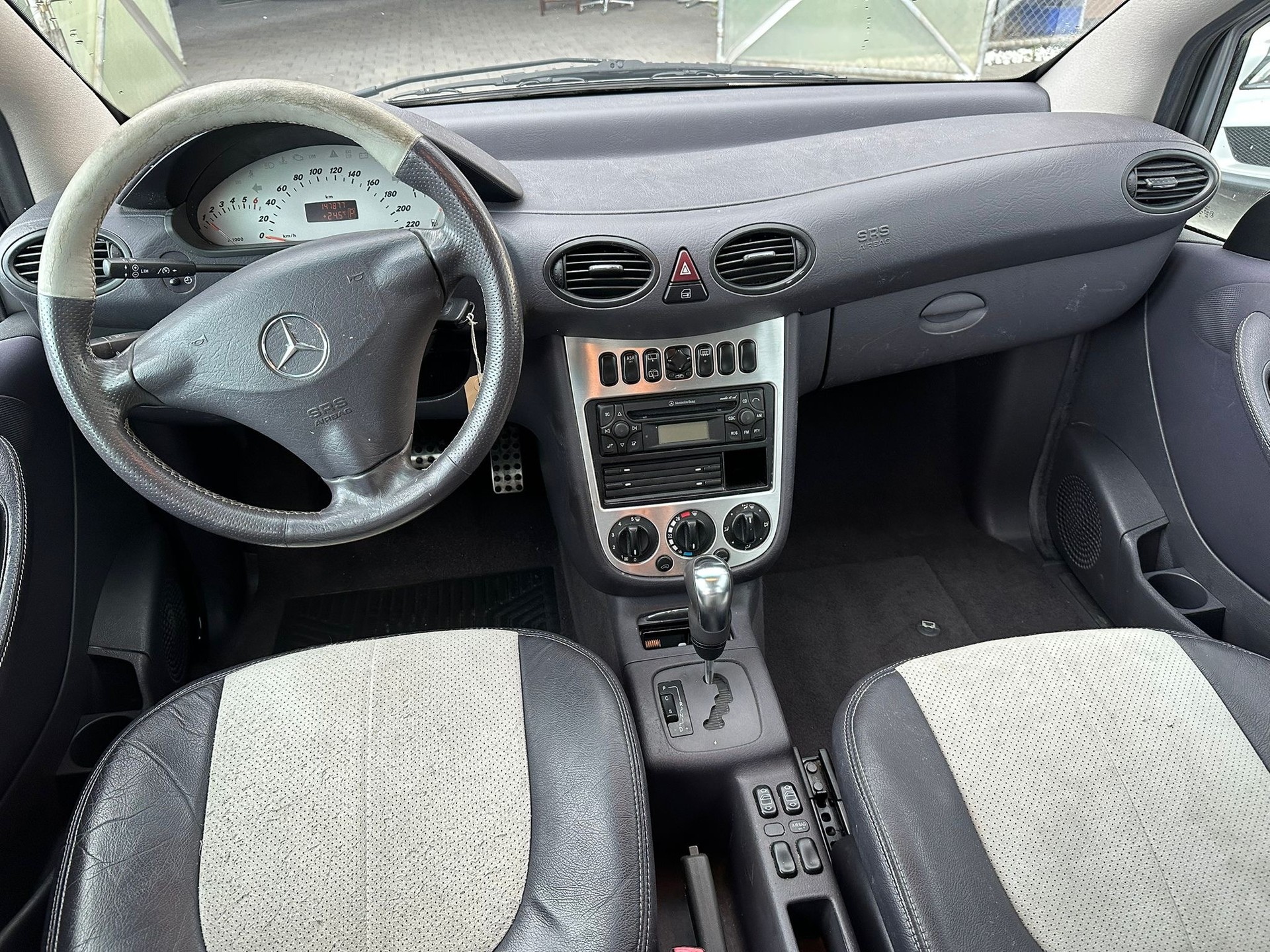 MERCEDES-BENZ A 210 Evolution-image-7