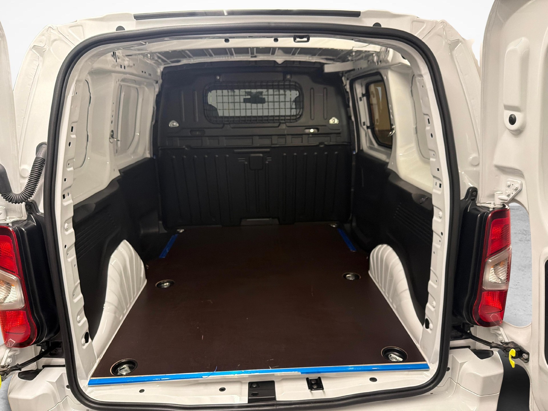 CITROEN e-Berlingo M erhöhte Nutzlast 50kWh Swiss Edition-image-11
