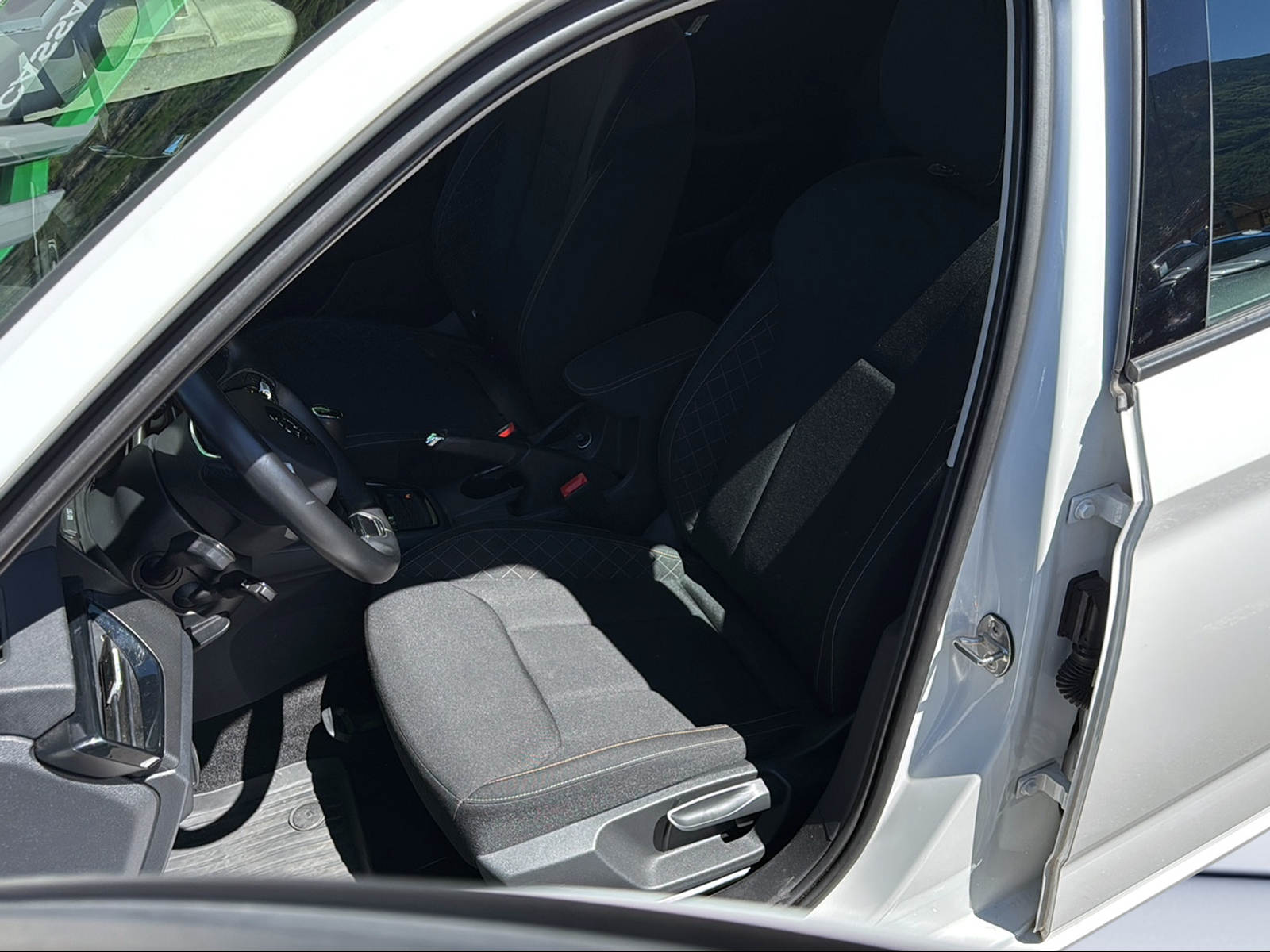 SKODA Scala 1.0 TSI Ambition DSG-image-9