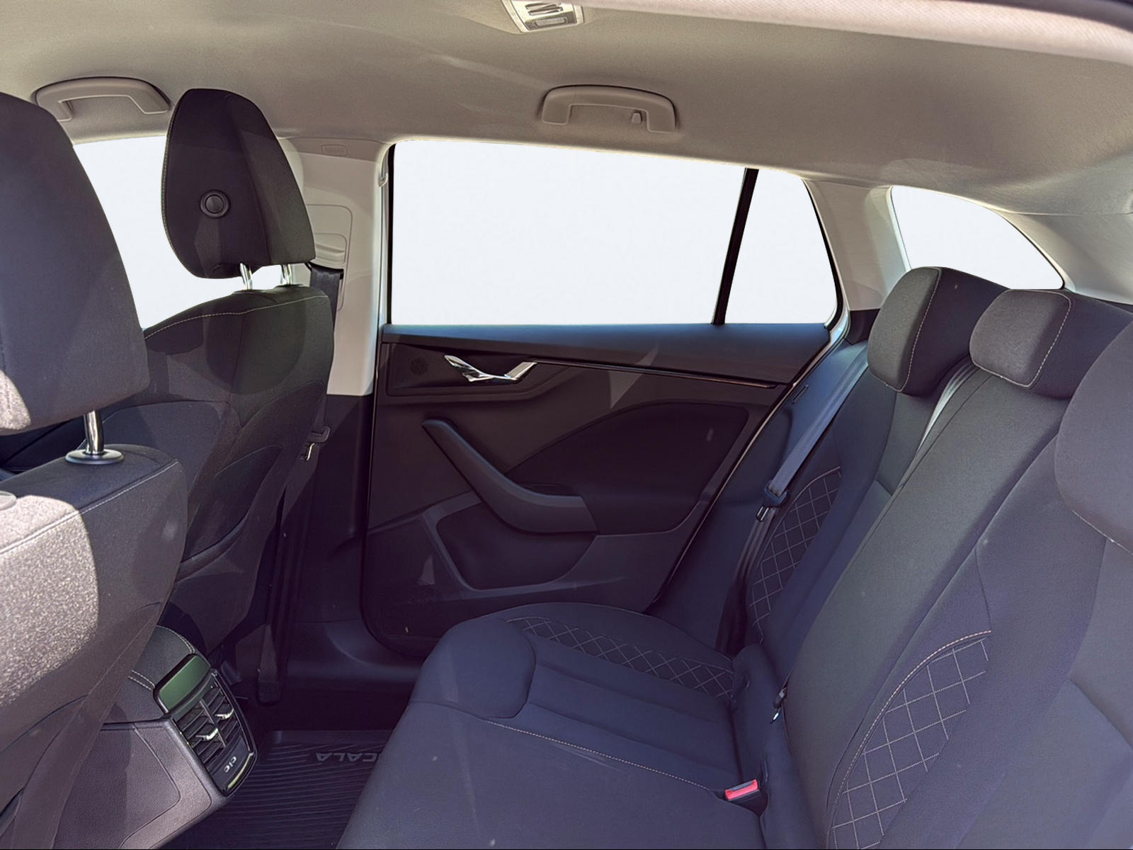 SKODA Scala 1.0 TSI Ambition DSG-image-13