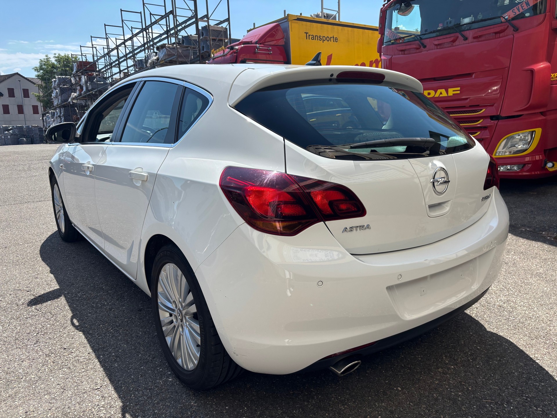 OPEL Astra 1.6i 16V Turbo Cosmo-image-4