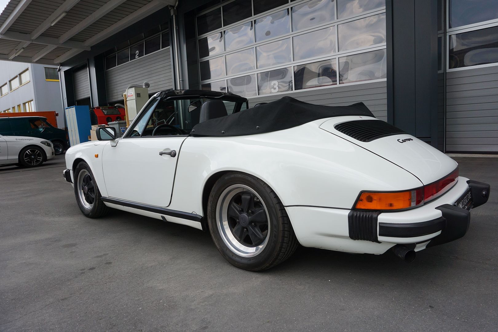 PORSCHE 911 Carrera Cabrio-showroom-element-2
