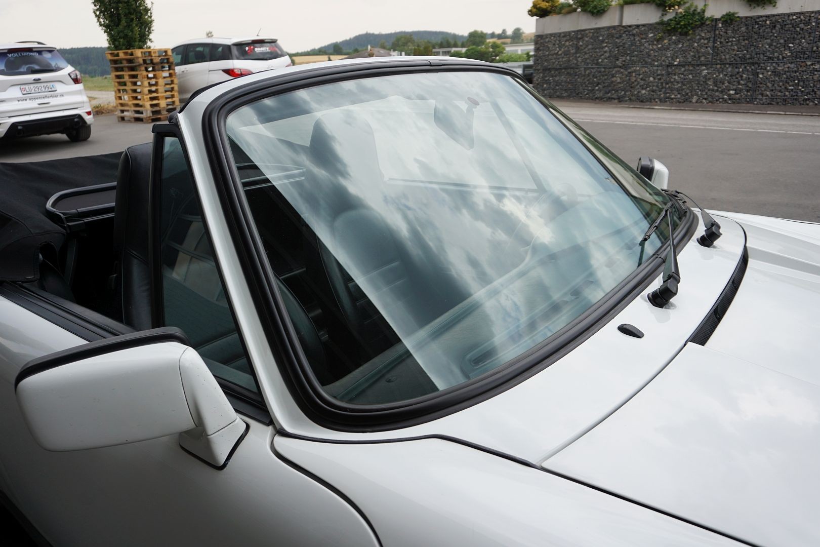 PORSCHE 911 Carrera Cabrio-image-15