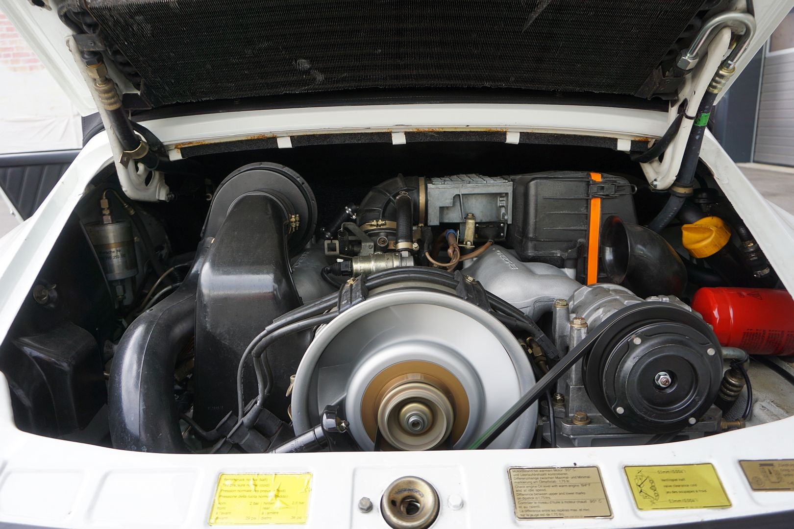 PORSCHE 911 Carrera Cabrio-image-26