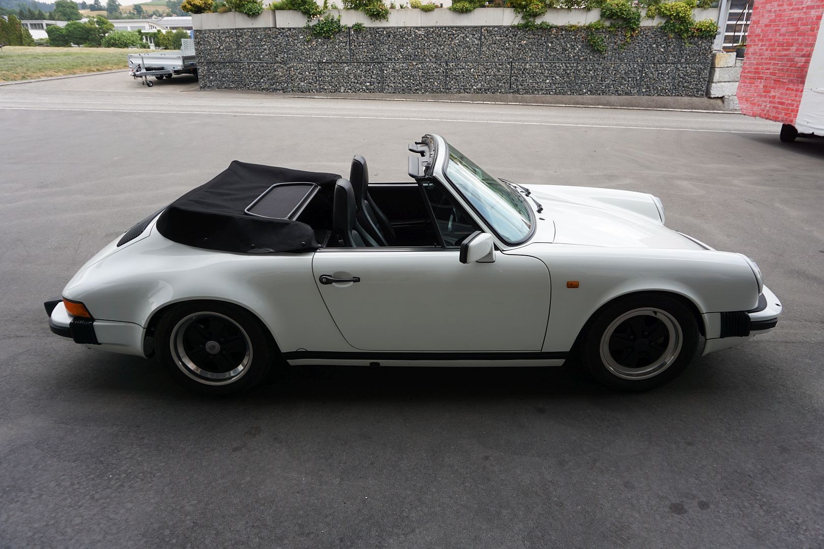 PORSCHE 911 Carrera Cabrio-image-6