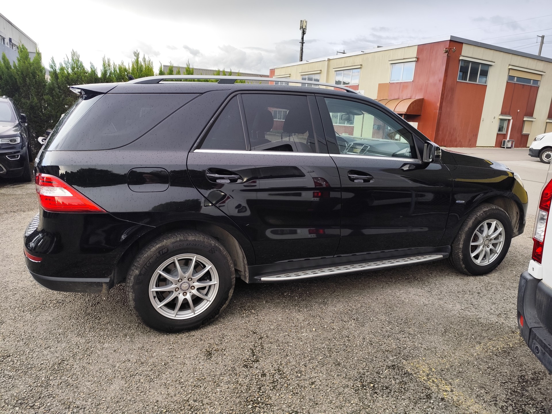 MERCEDES-BENZ ML 350 BlueTEC 4Matic 7G-Tronic-image-4
