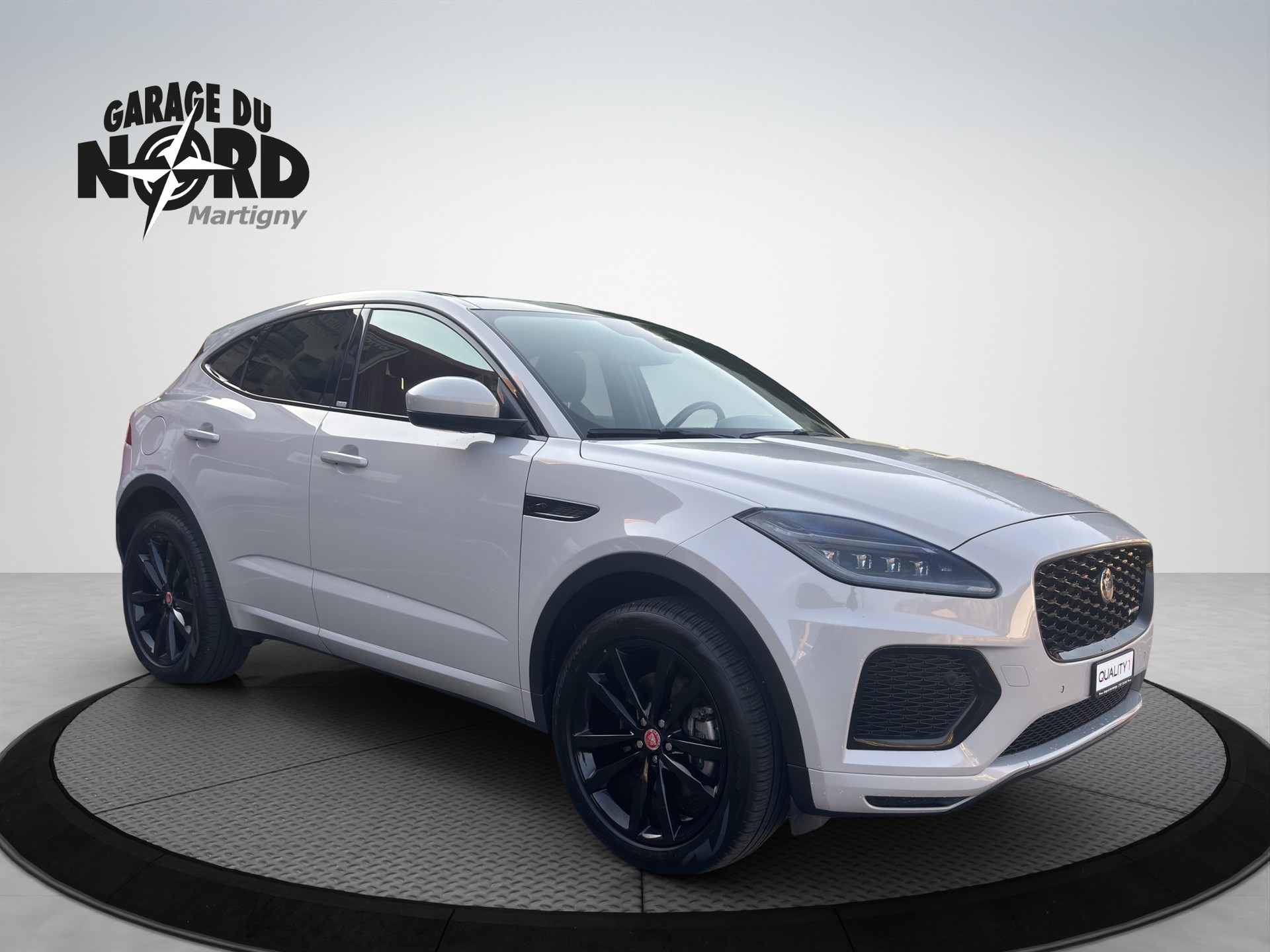 JAGUAR E-Pace 1.5 P300e R-Dynamic AWD SE-image-7